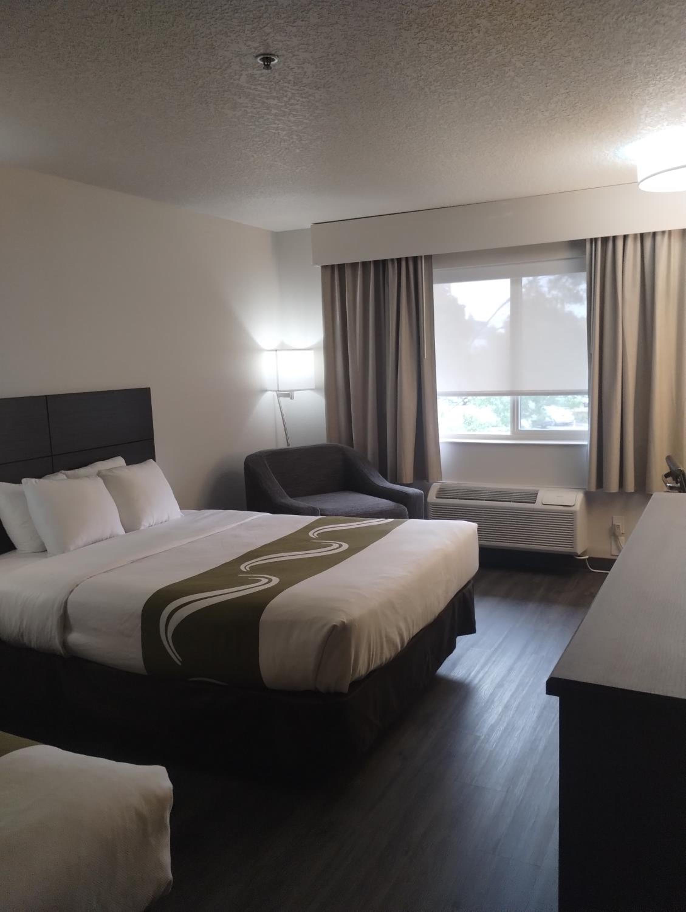 Standard Queen Room with Two Queen Beds - Non Smoking  - Photo 5