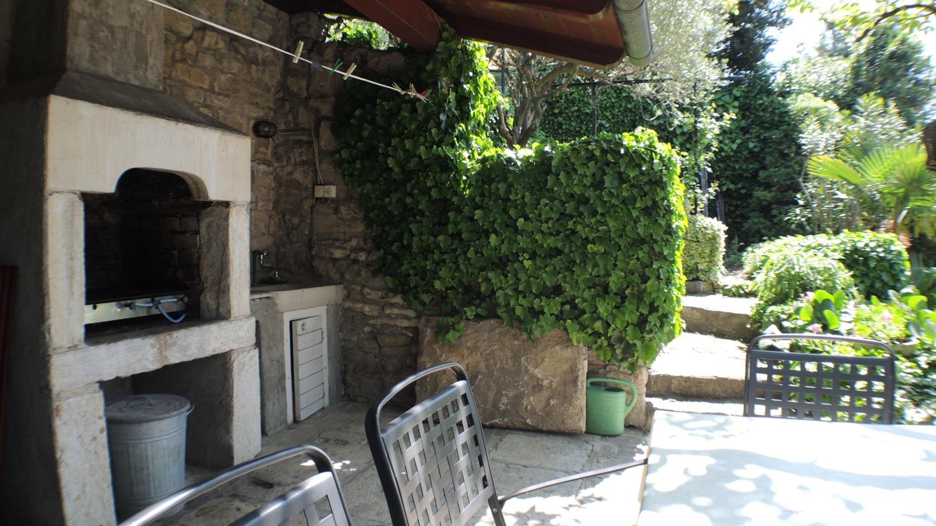 Small Apartment with Balcony photo 2