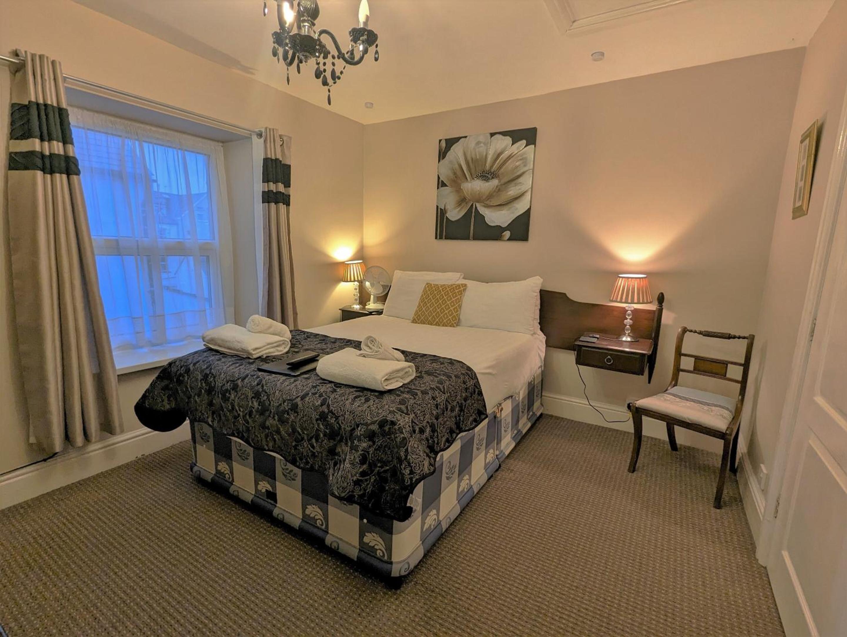 Double Room with Private Bathroom photo 2