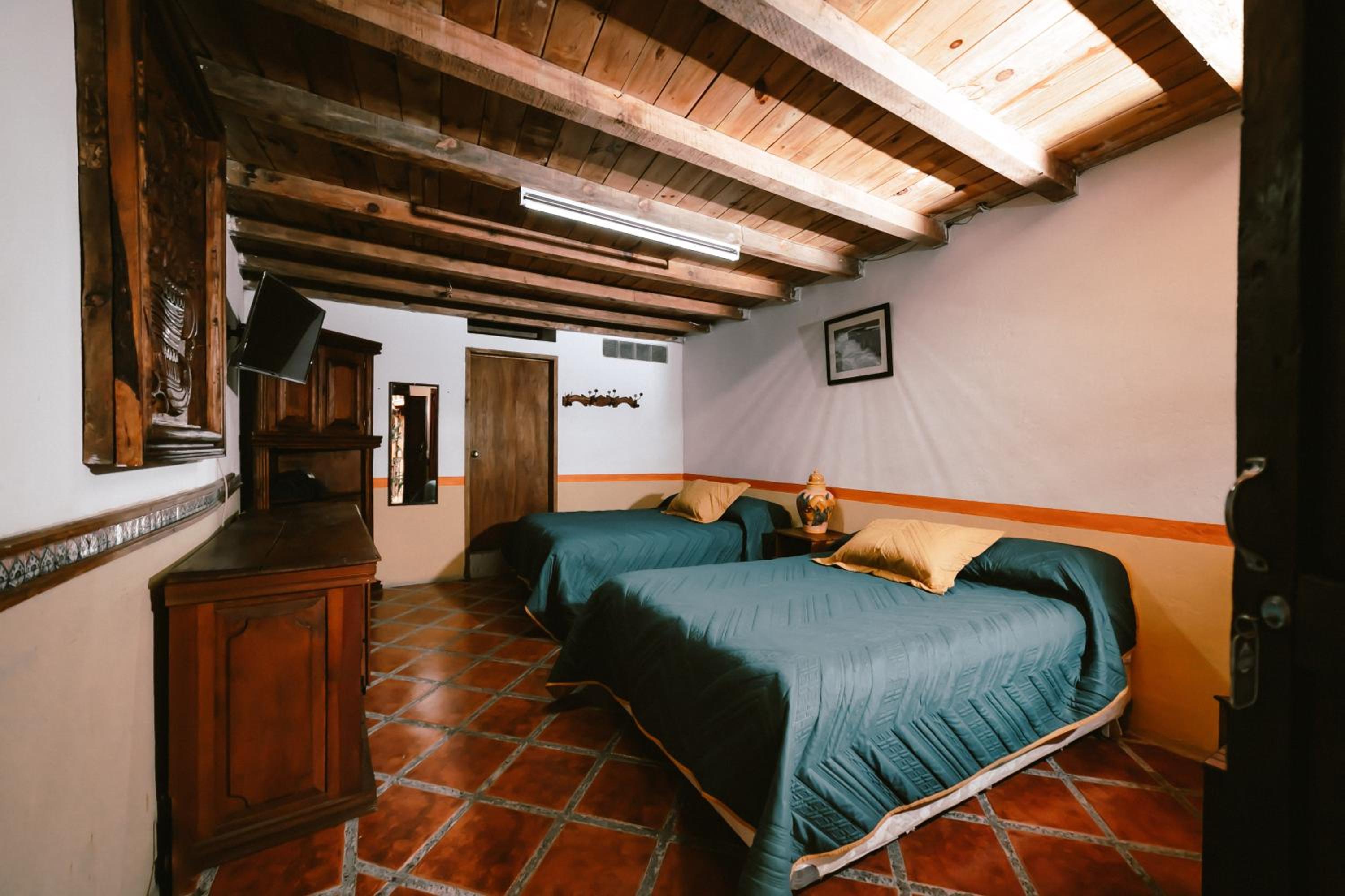 Quadruple Room - Photo 4