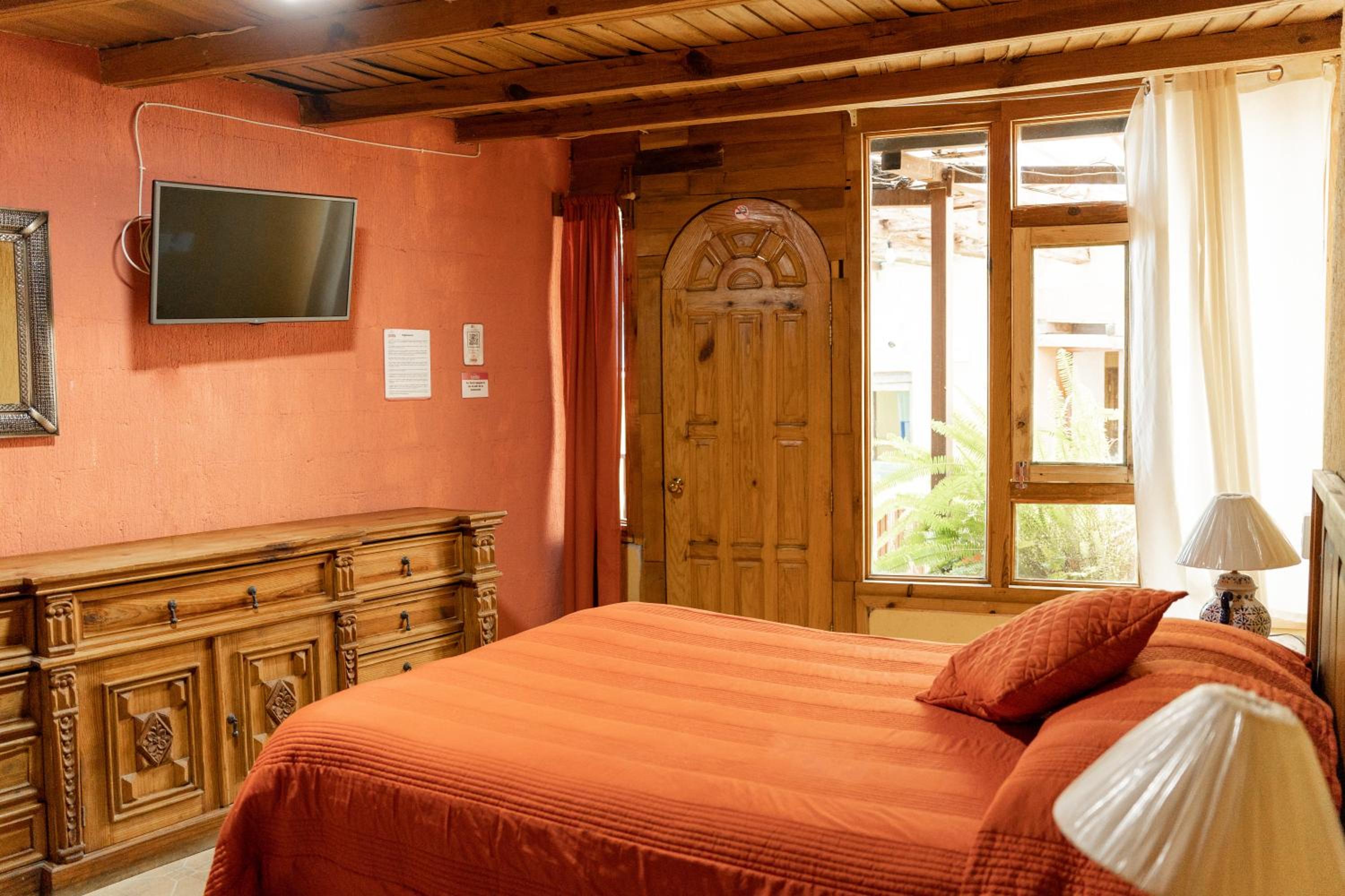 Standard Double Room - Photo 3
