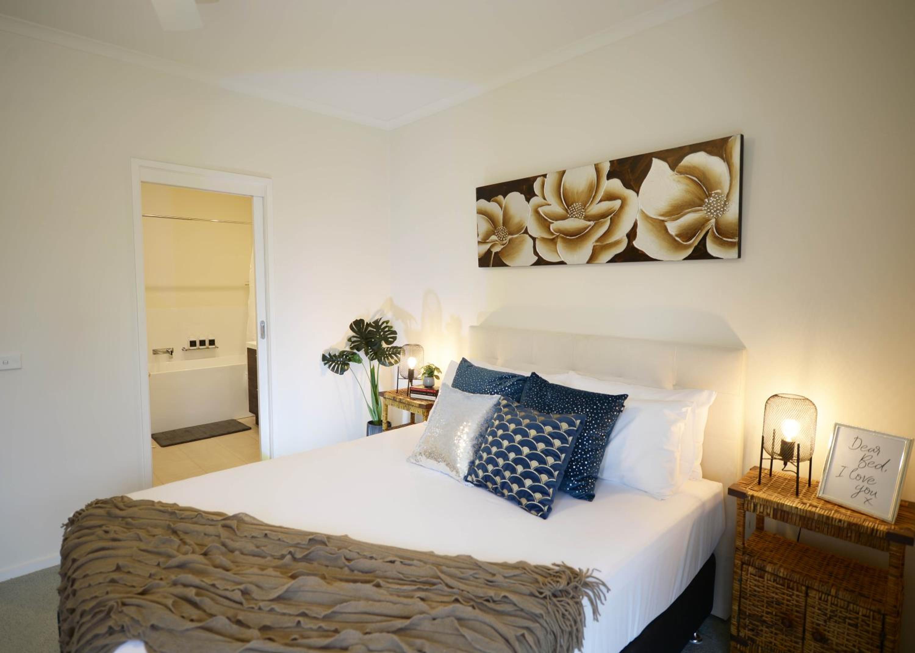 Three-Bedroom House photo 1