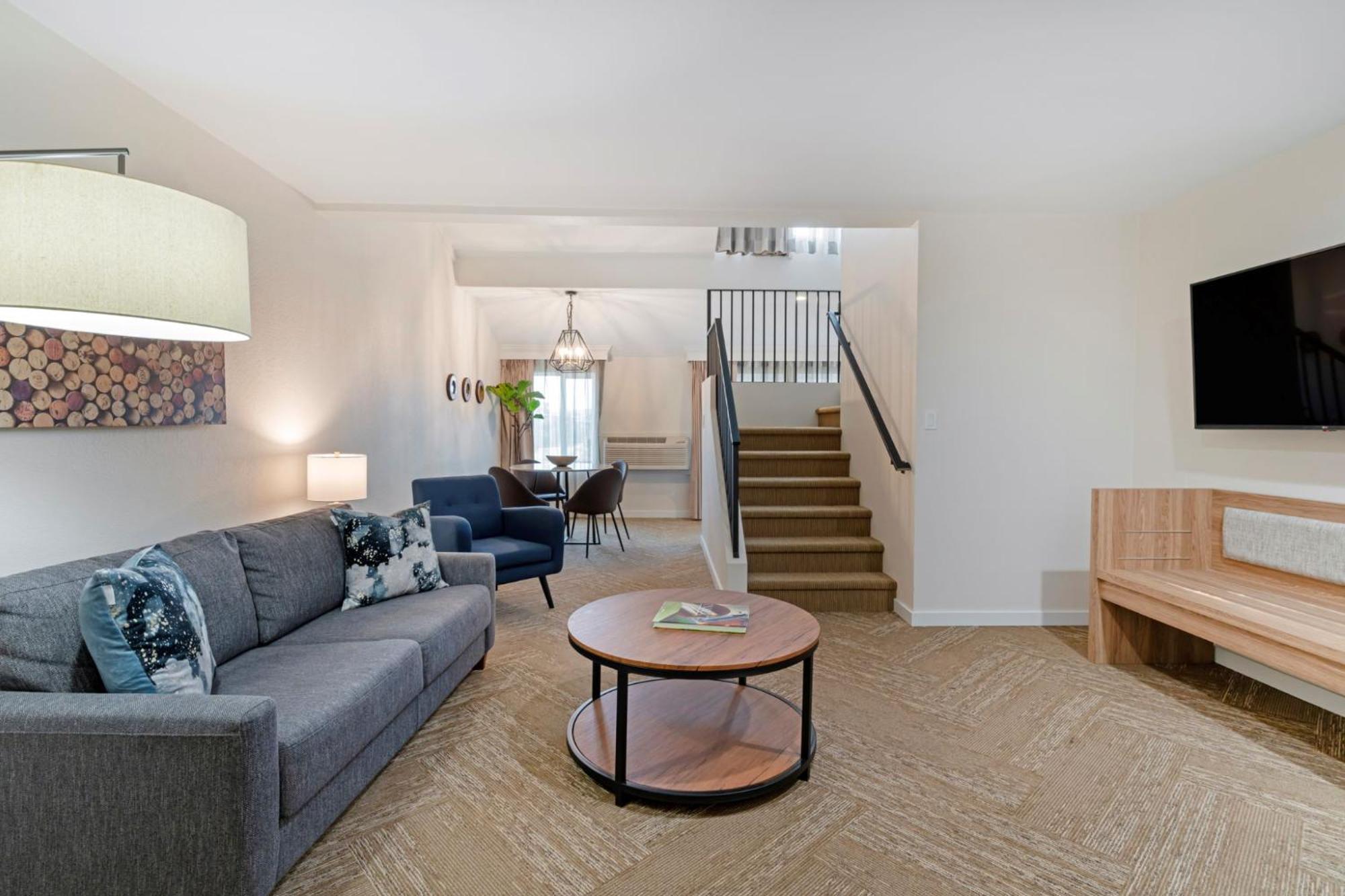 Two-Bedroom King Suite with Two King Beds and Sofa Bed - Non-Smoking photo 3