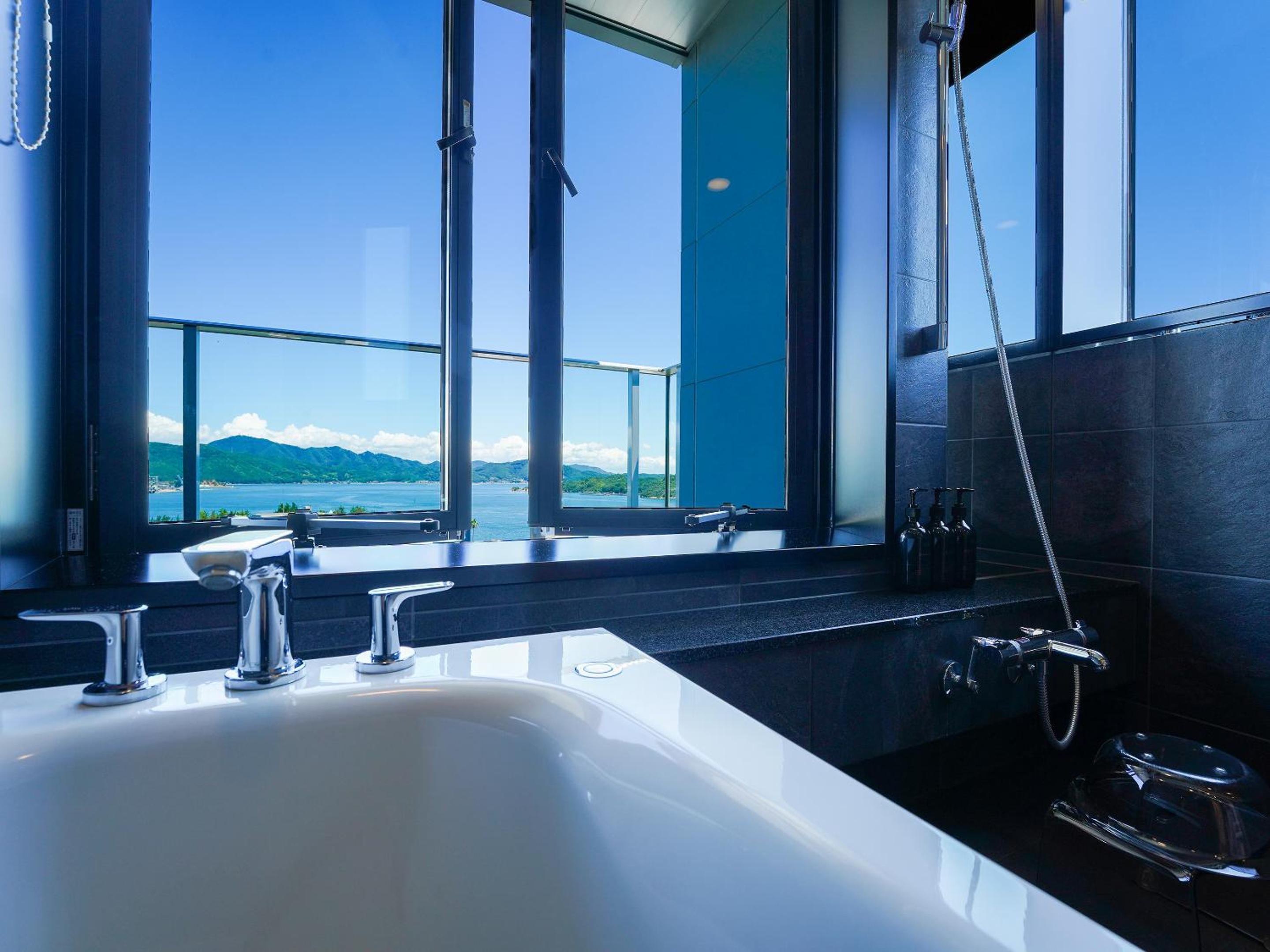 Suite with Sea View - Photo 8