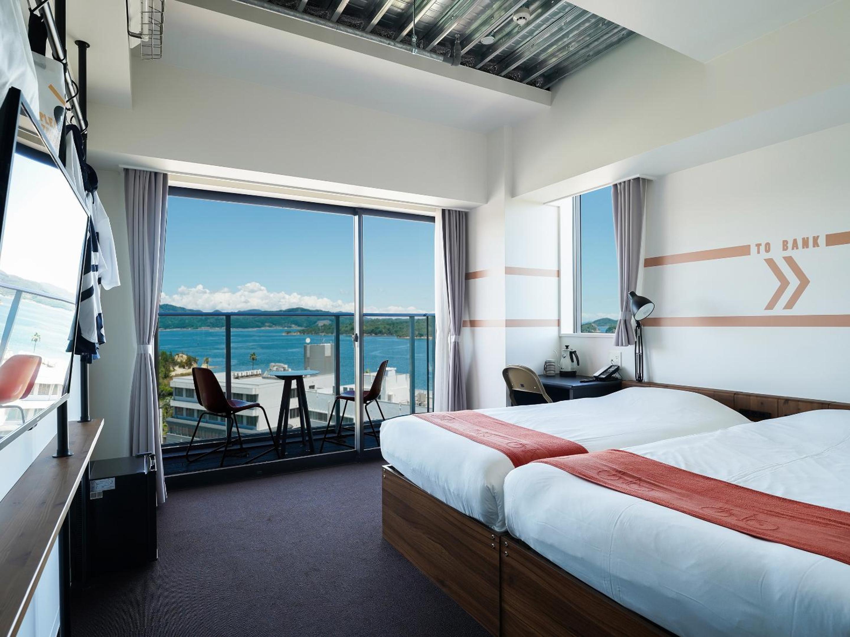Superior Twin Room with Sea View - Photo 2