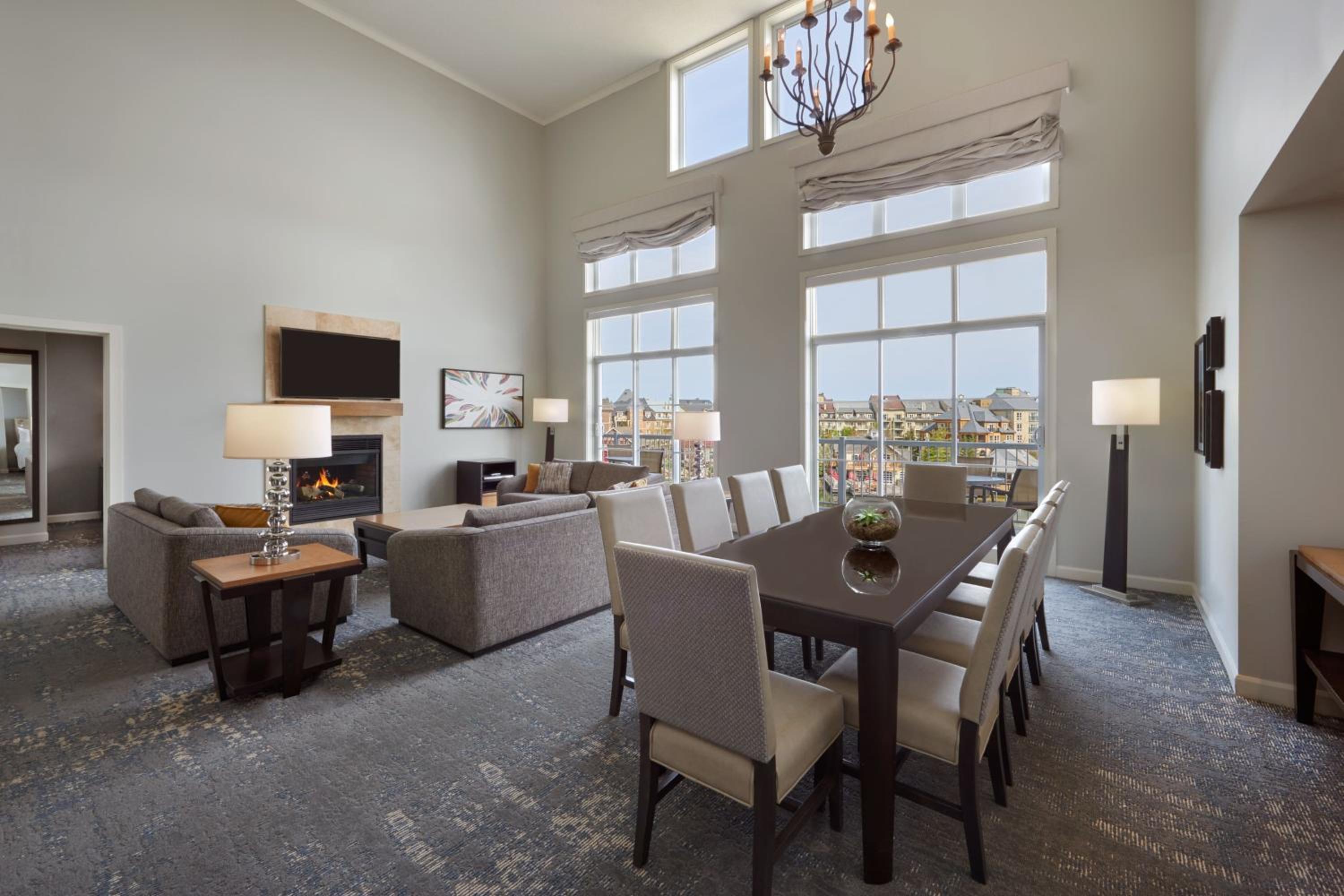 Two-Bedroom Presidential Suite