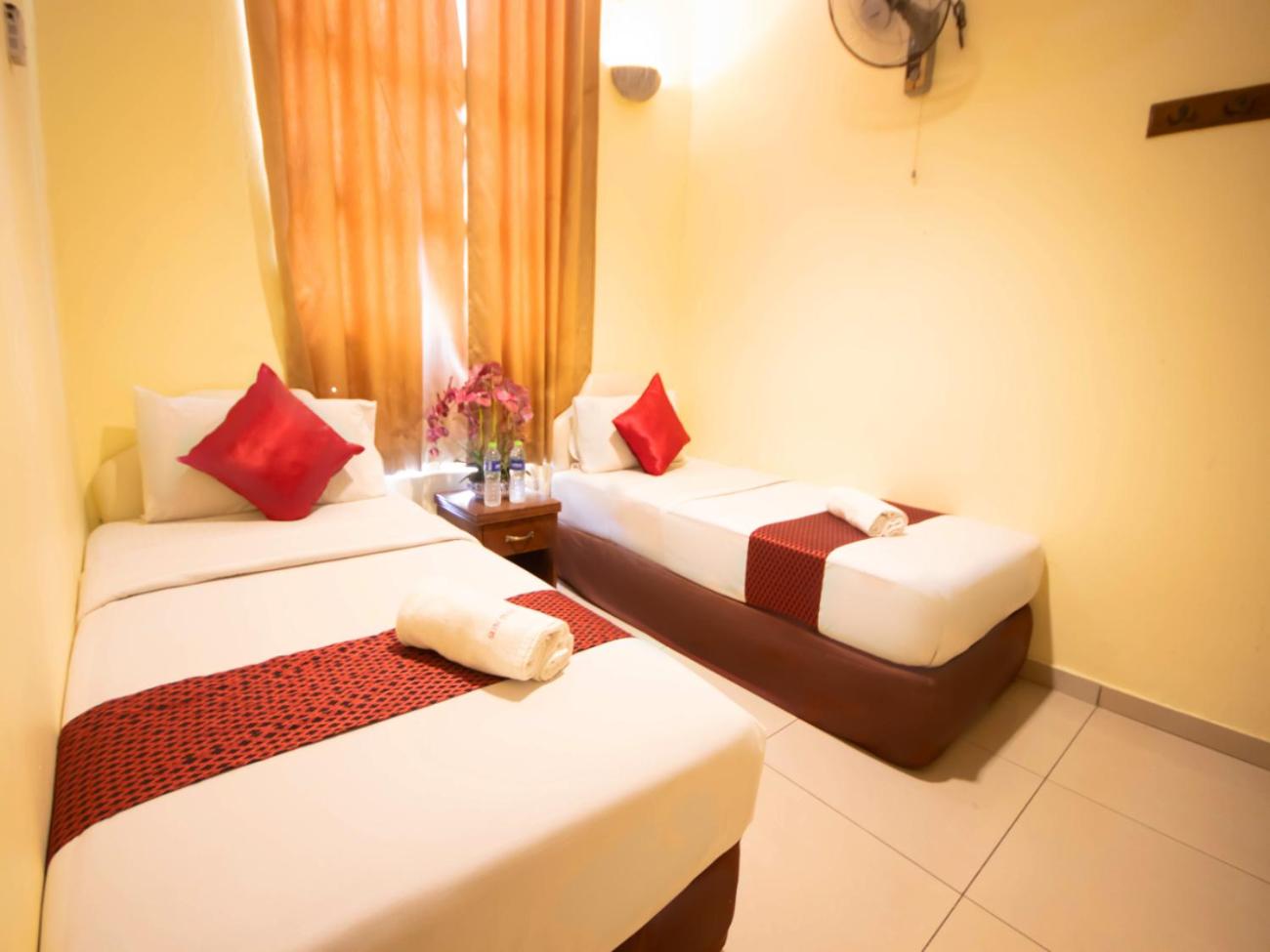 Twin Room with City View photo 3