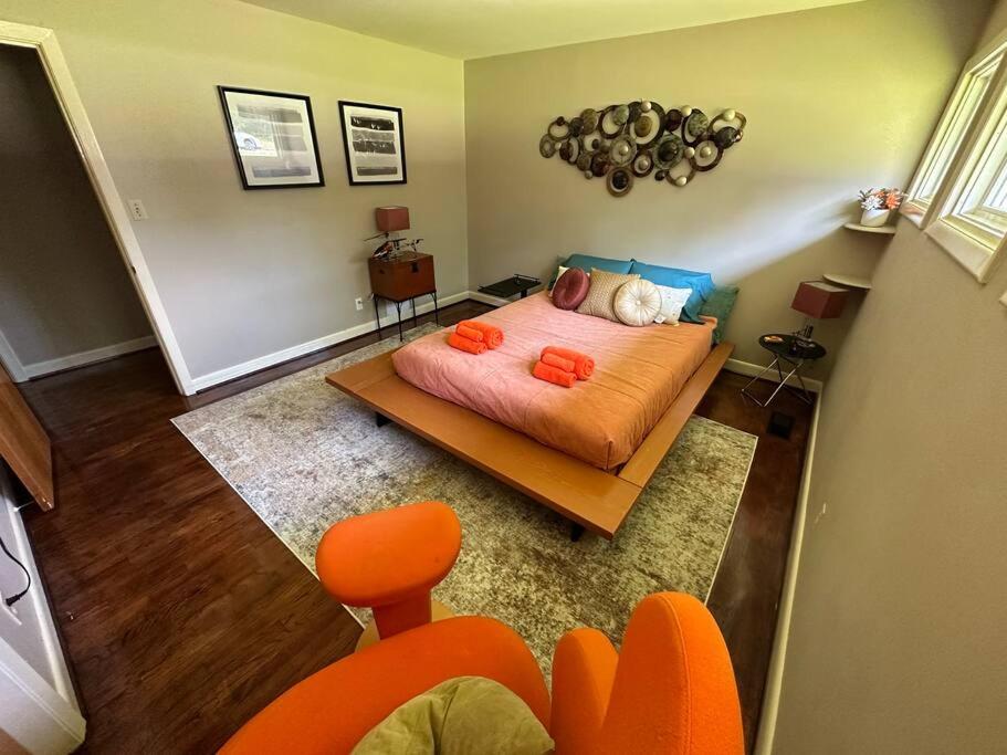 Four-Bedroom House photo 3