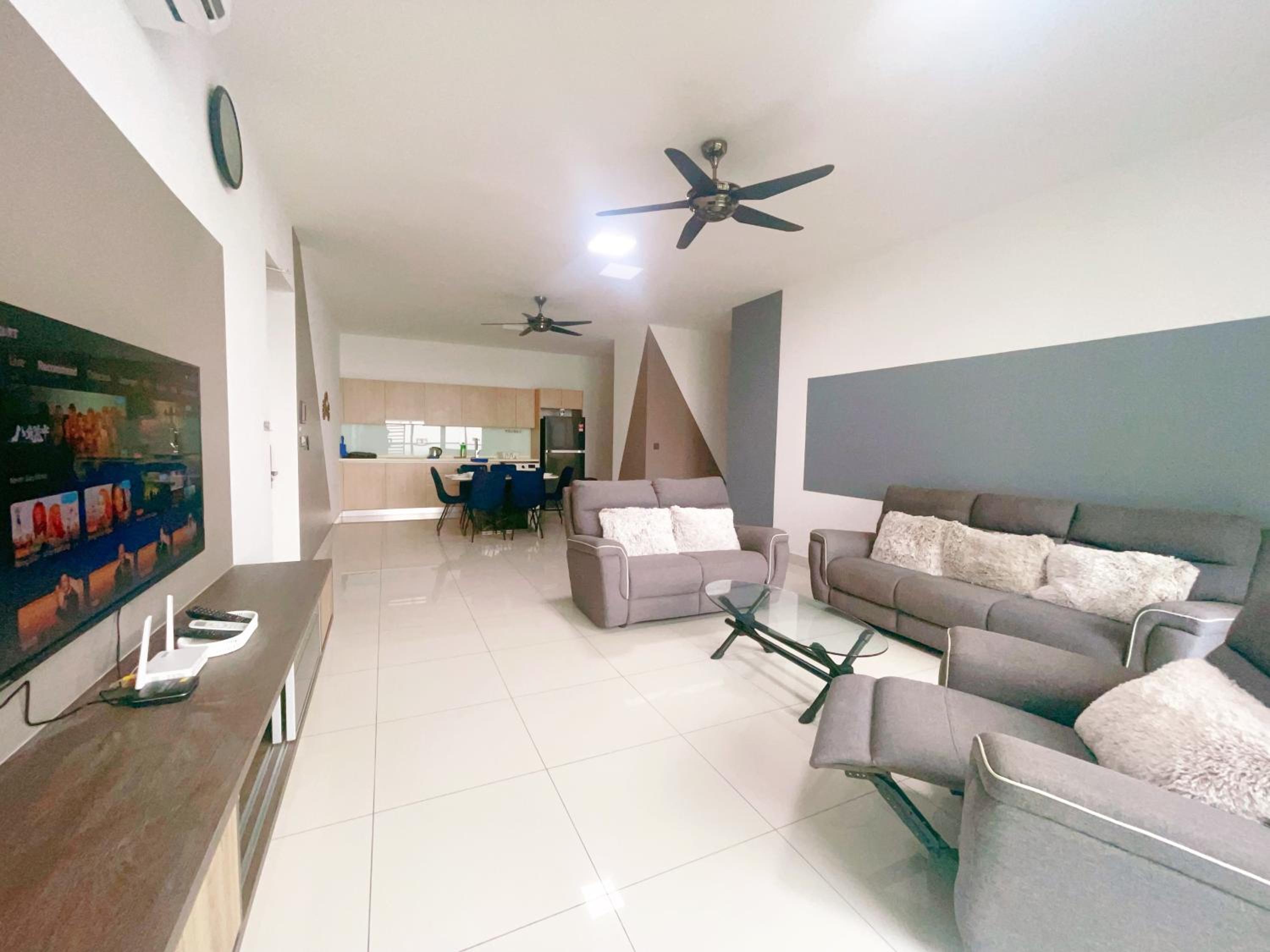 Three-Bedroom Apartment - Photo 14