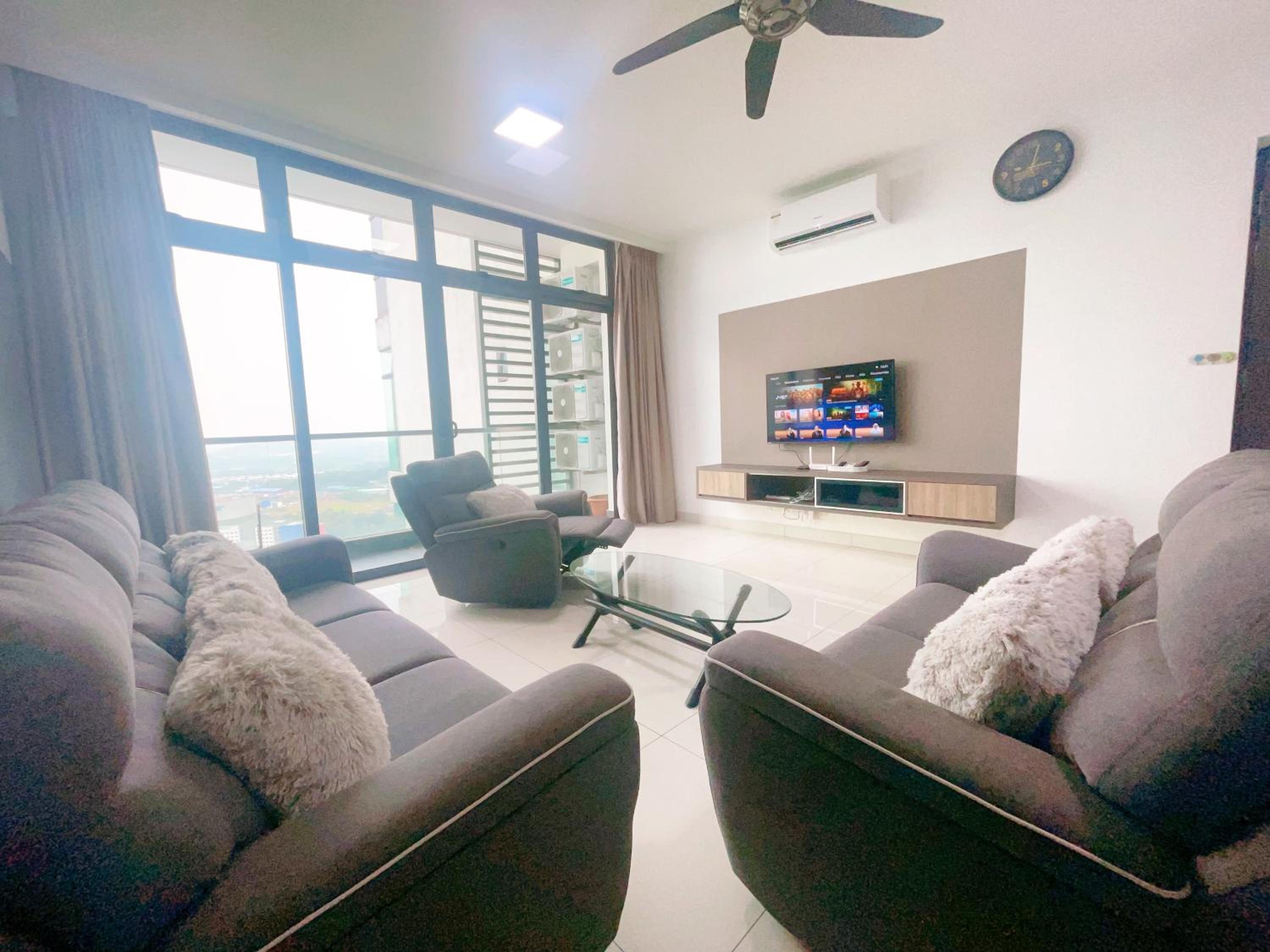 Three-Bedroom Apartment - Photo 15