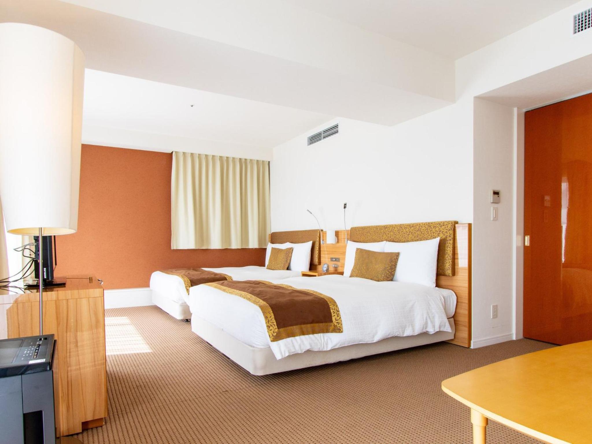 Deluxe Twin Room   with Mt. Fuji Susono View, Mid floor - Photo 3