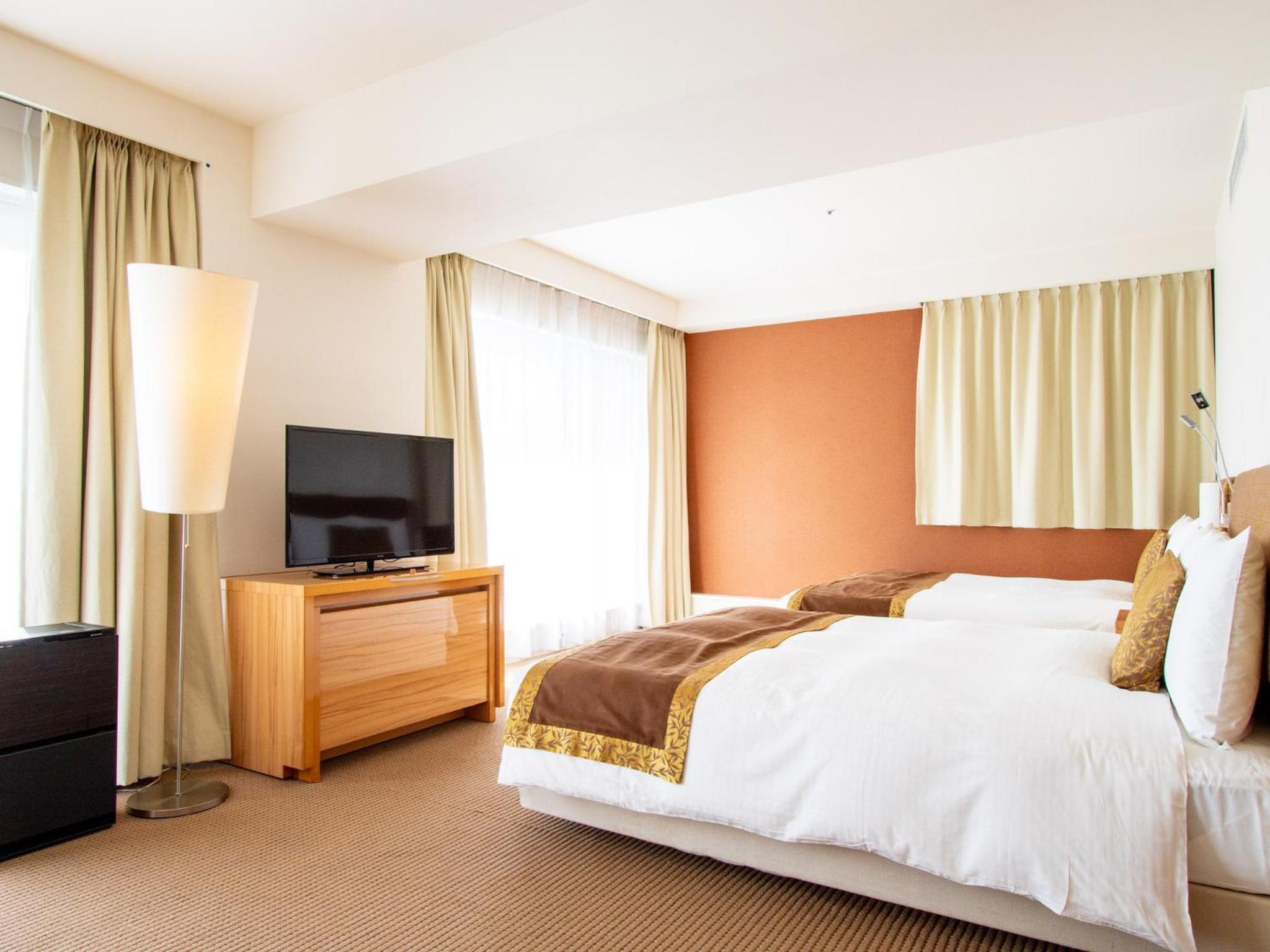 Deluxe Twin Room   with Mt. Fuji Susono View, Mid floor - Photo 4