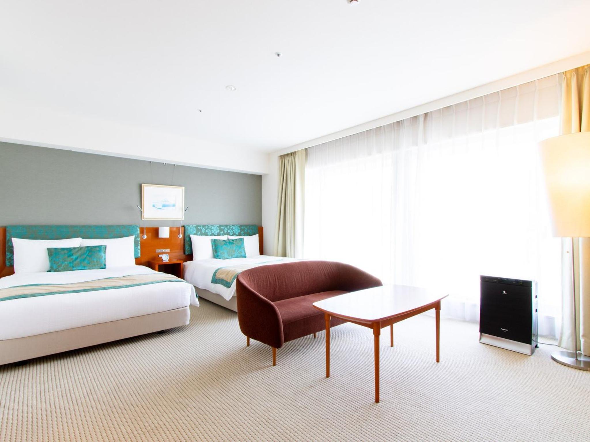 Deluxe Twin Room   with Hakone Mountain View, Low Floor - Photo 1
