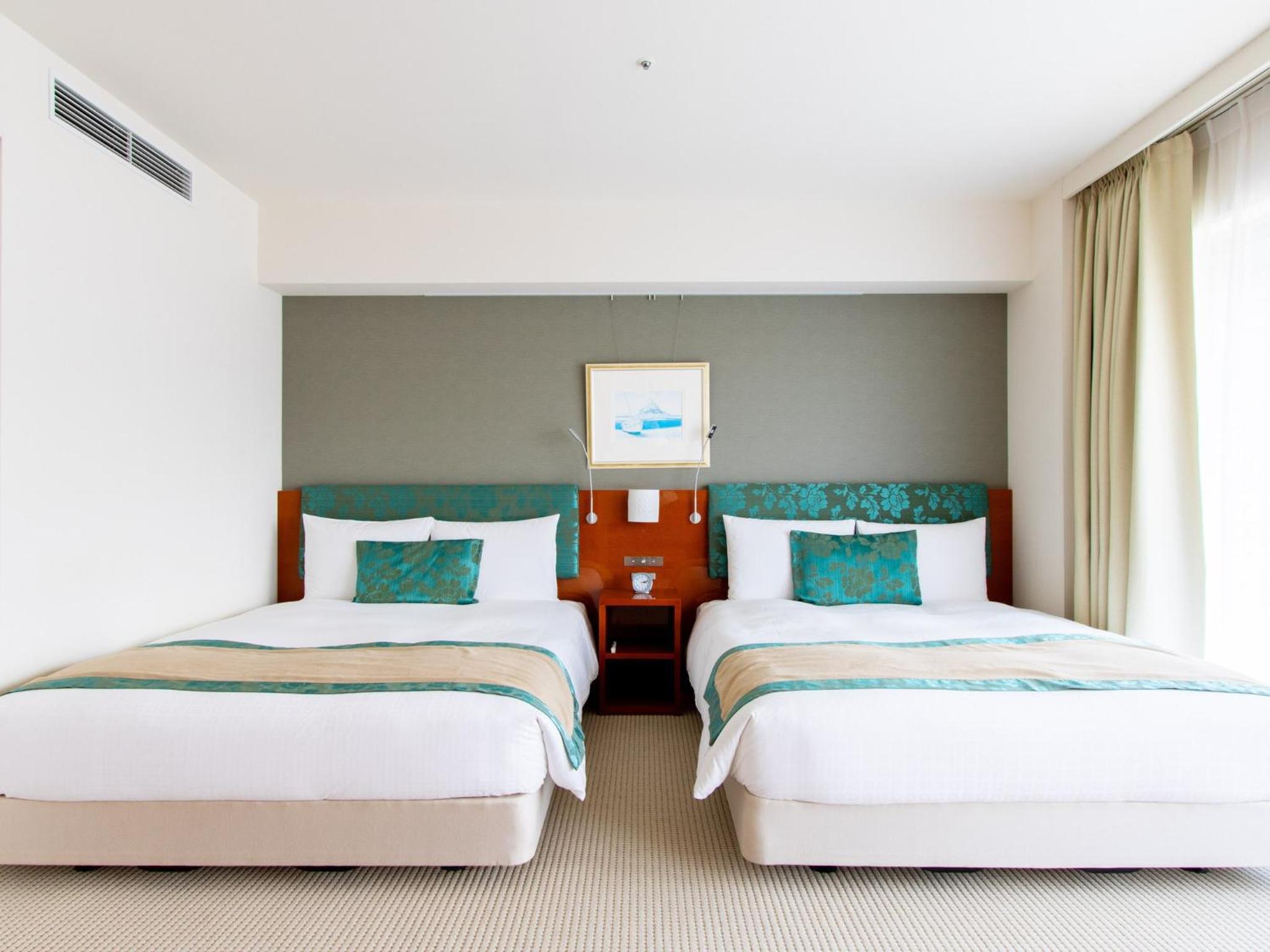 Deluxe Twin Room   with Hakone Mountain View, Low Floor - Photo 3