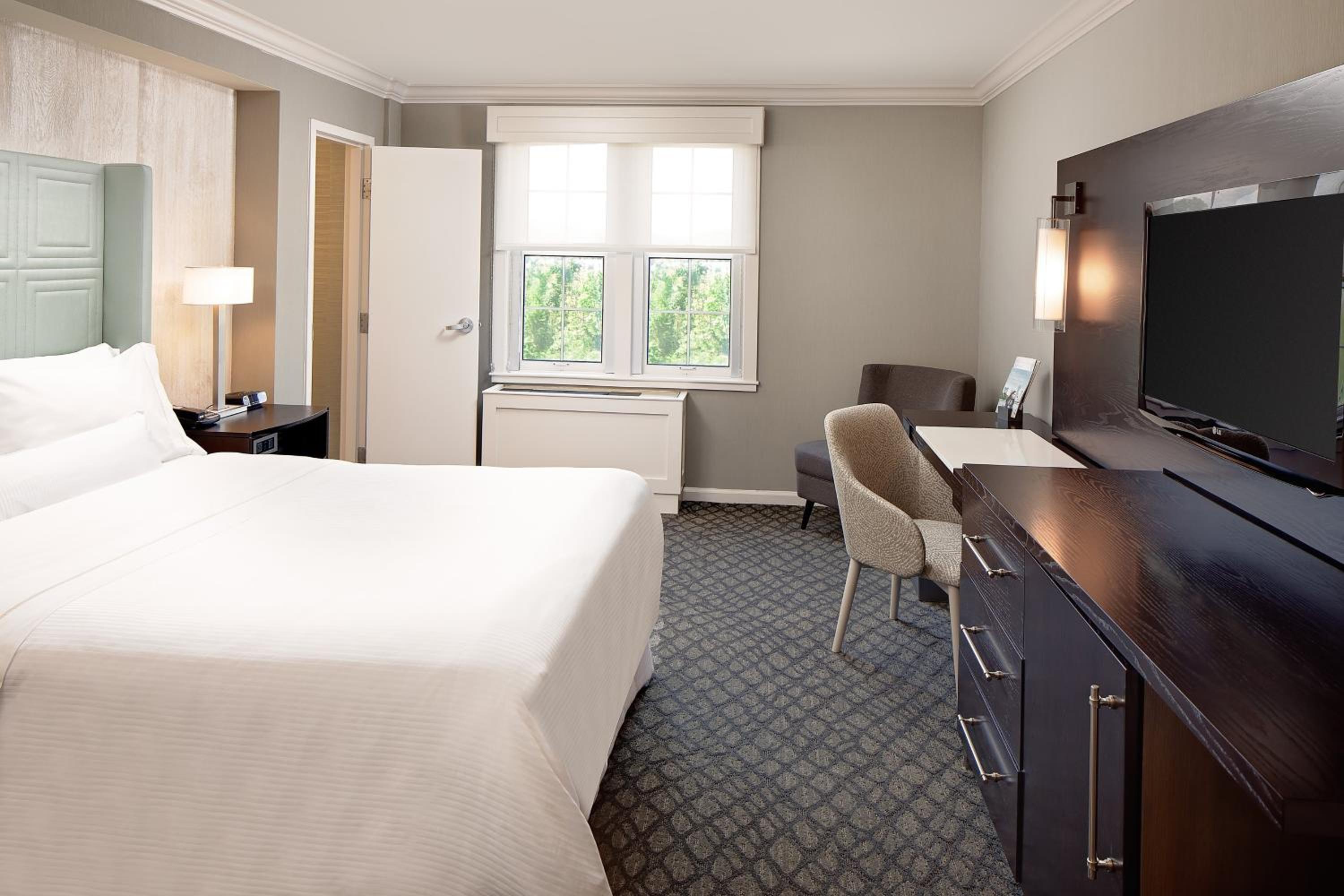 Queen Room - Photo 1