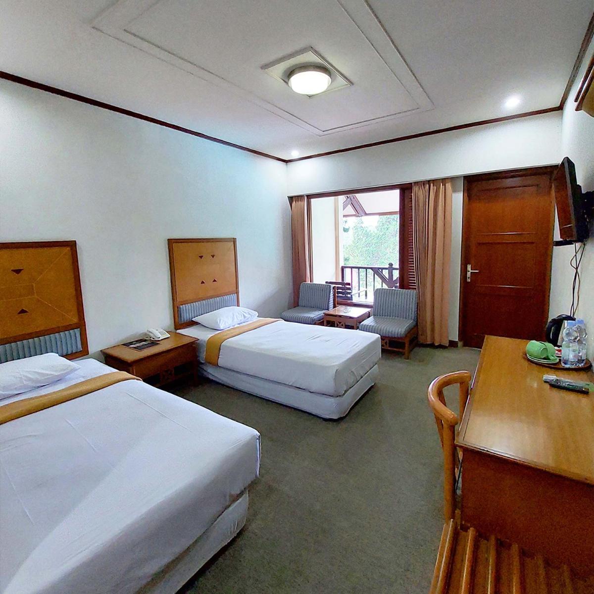 Standard Twin Room - Photo 1