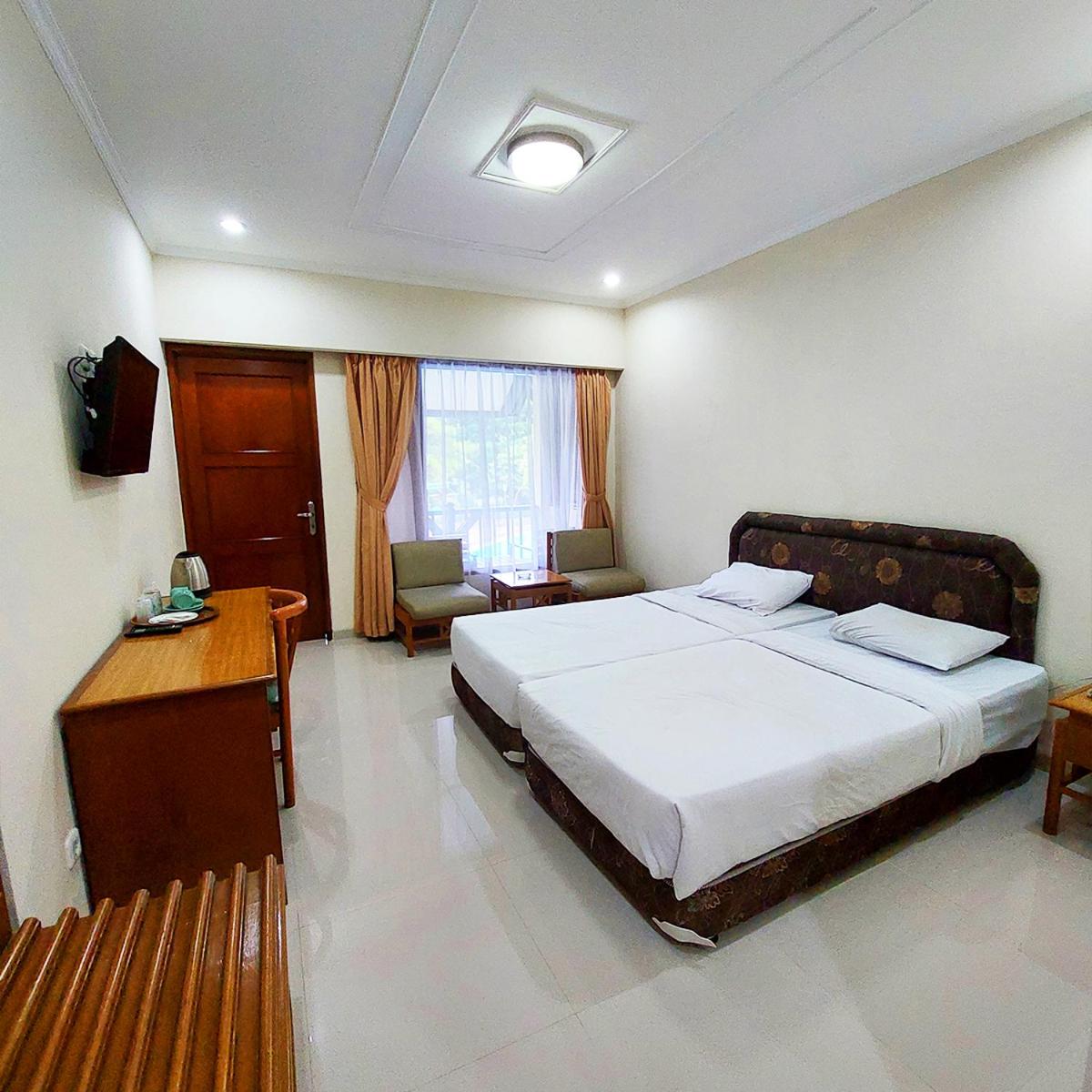 Superior Twin Room - Photo 4