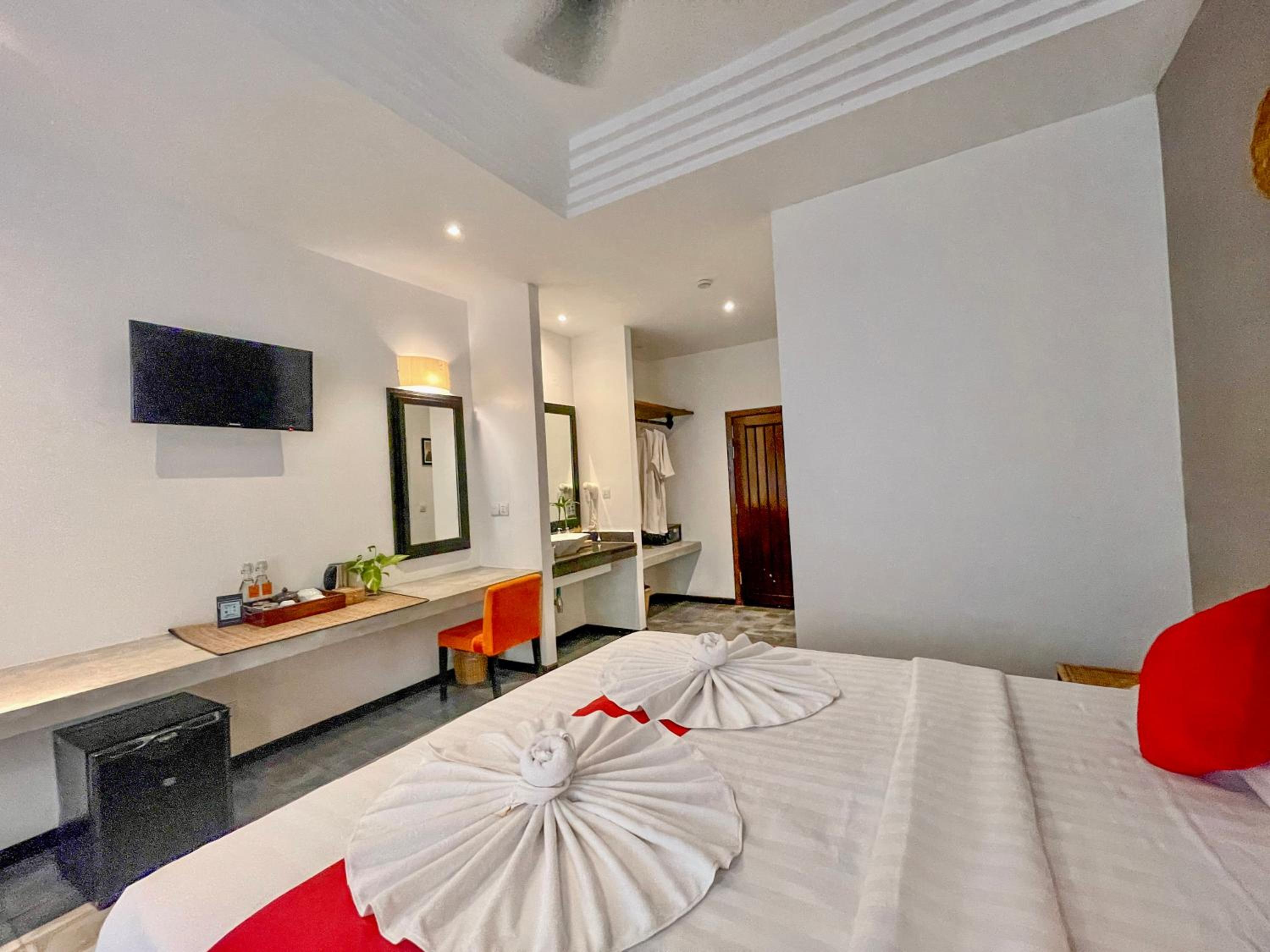 Cabana Double With Balcony - Free Pick Up - Photo 5