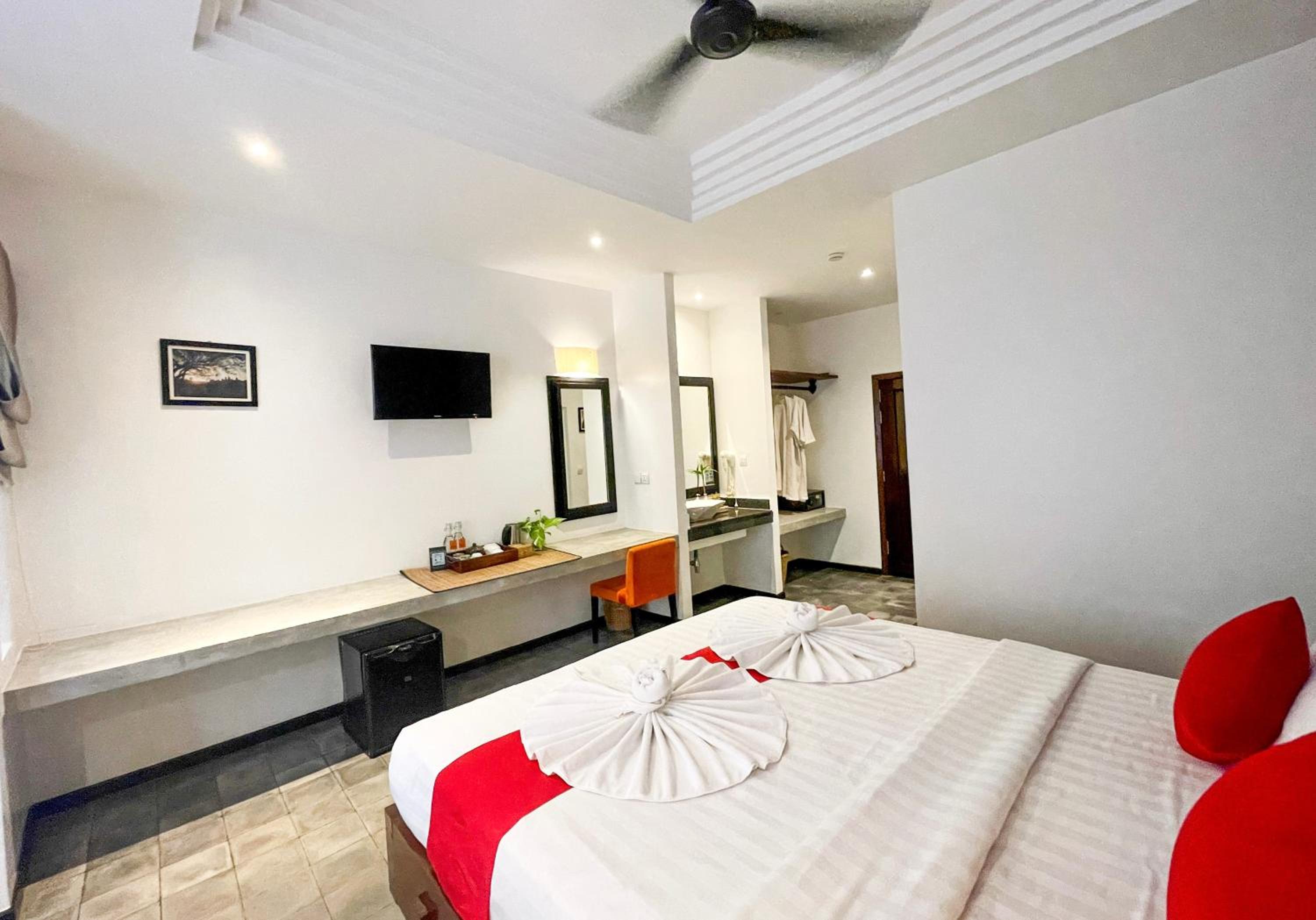 Cabana Double With Balcony - Free Pick Up - Photo 7