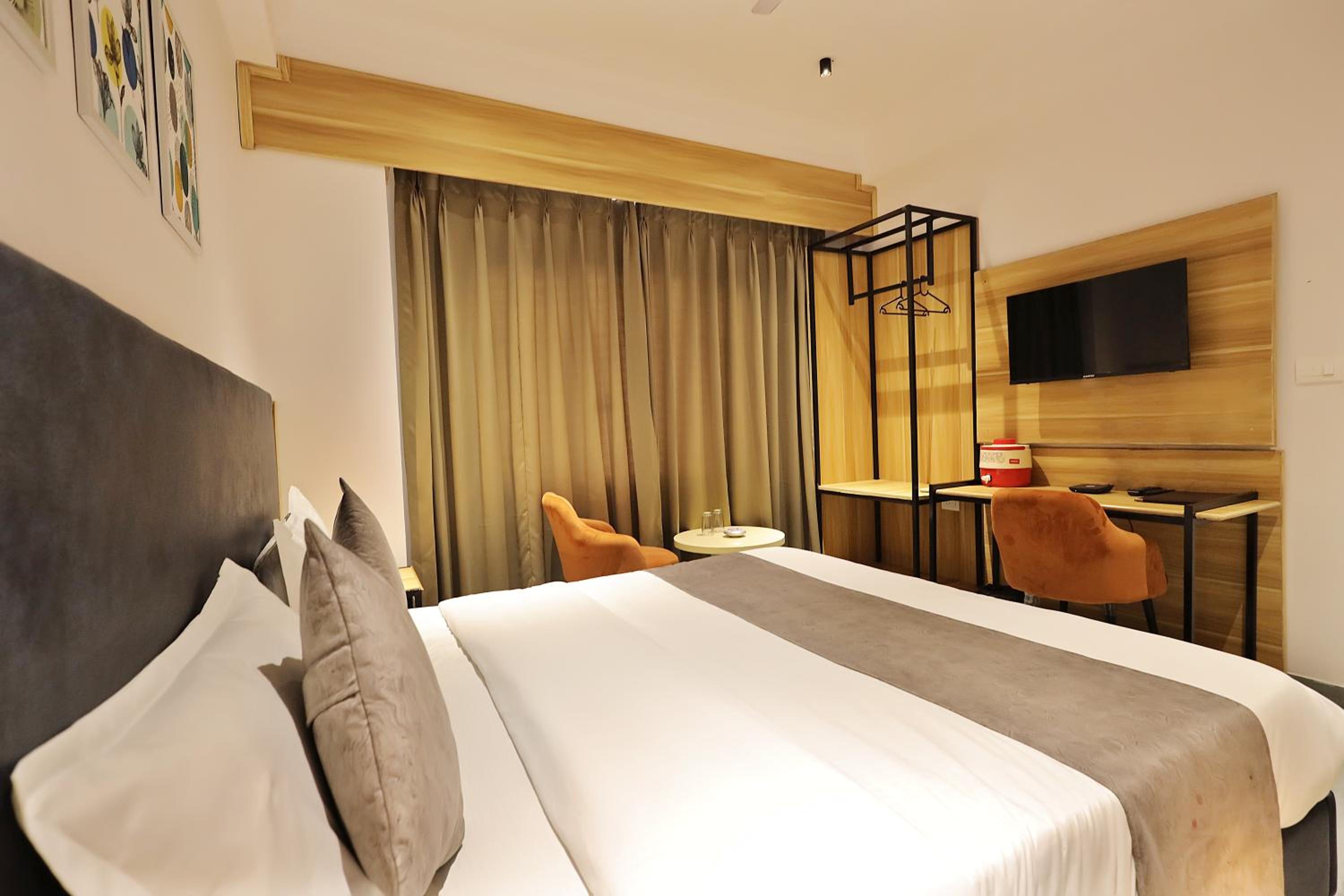 Deluxe King Room