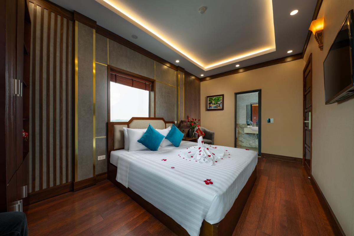 Superior King Room photo 2