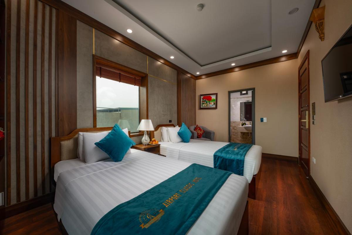 Superior Twin Room with City View photo 2