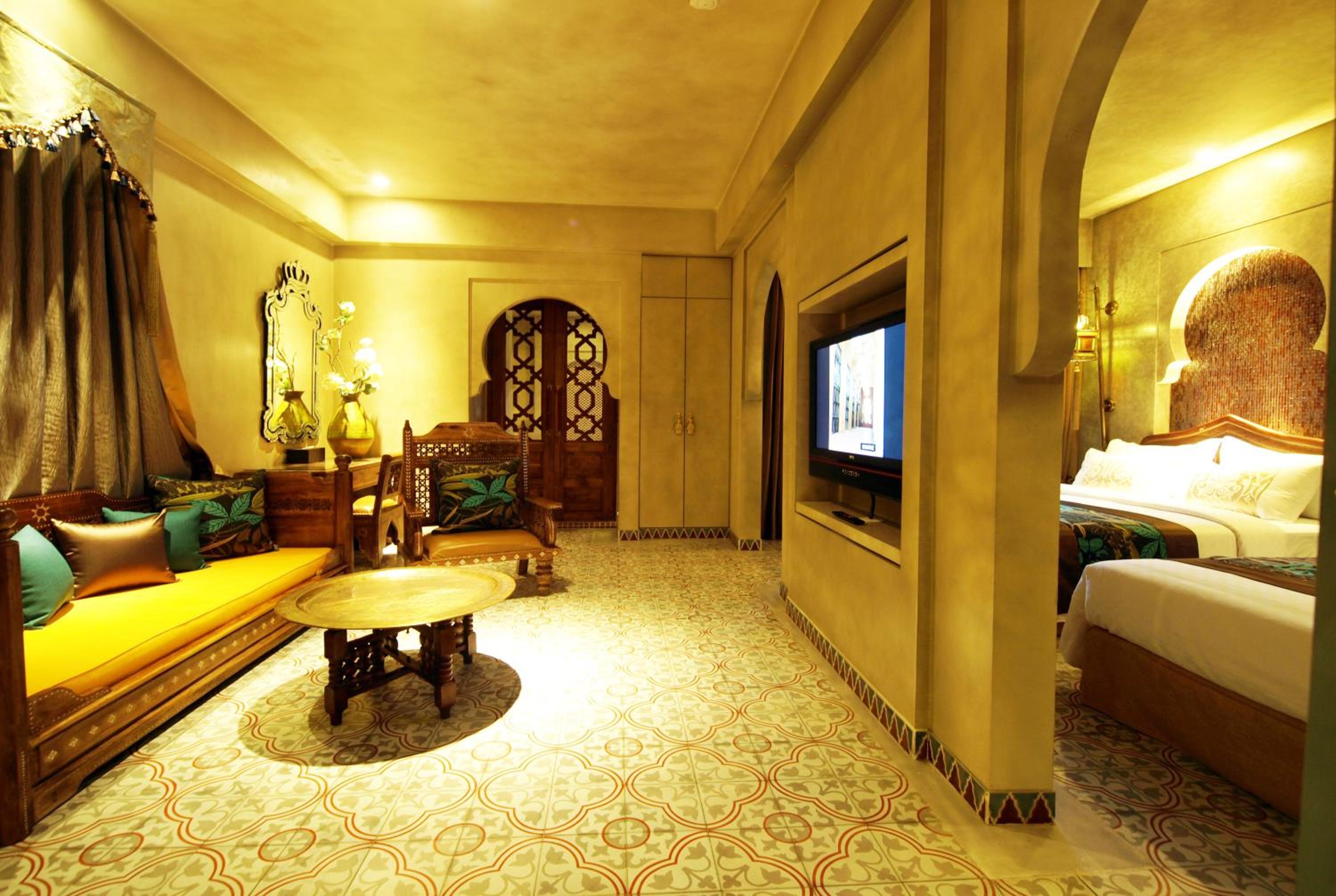 King Room with Two King Beds (Super Economy/Check-In after 18:00) photo 2