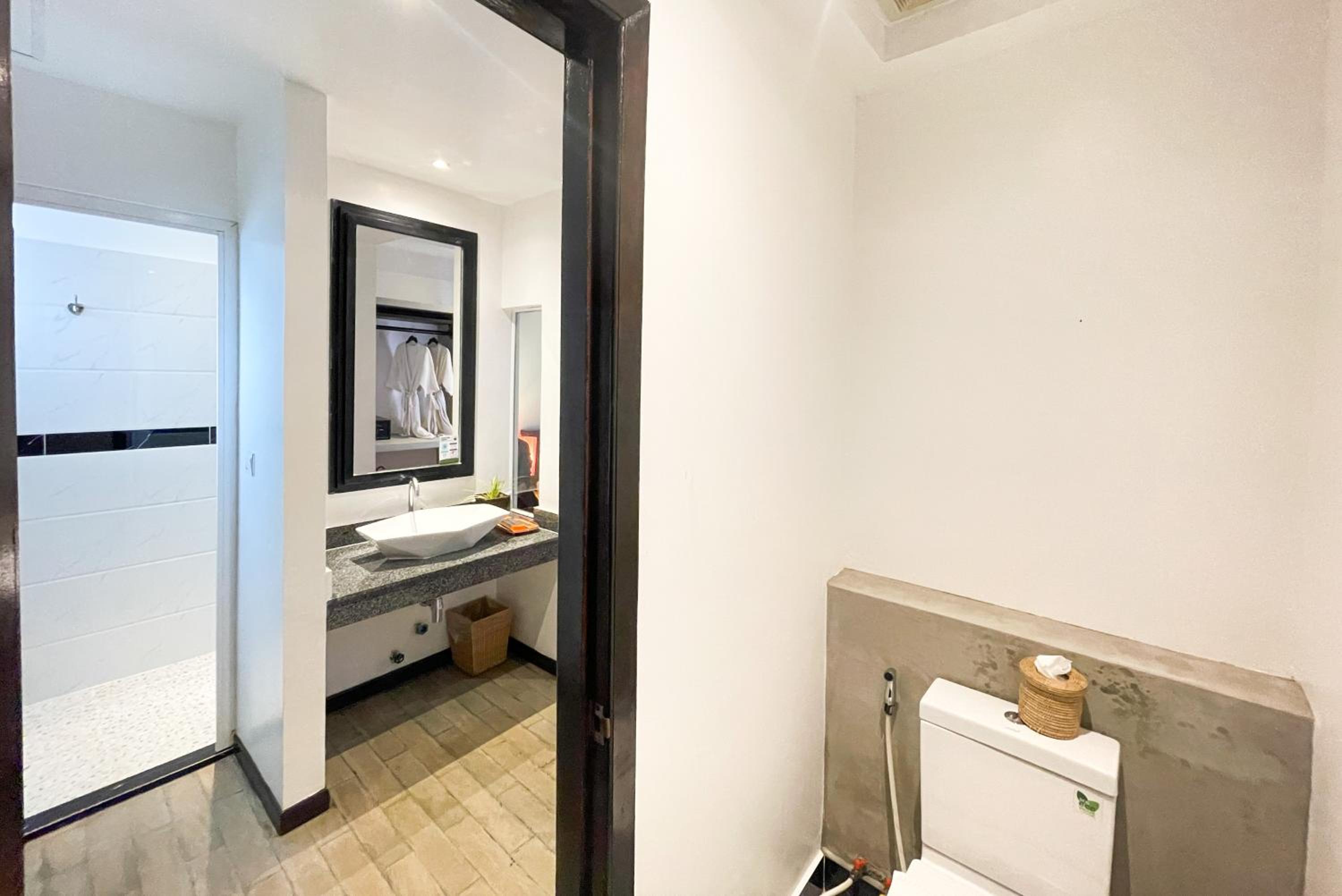 Family Suite With Balcony - Free Pick Up - Photo 8