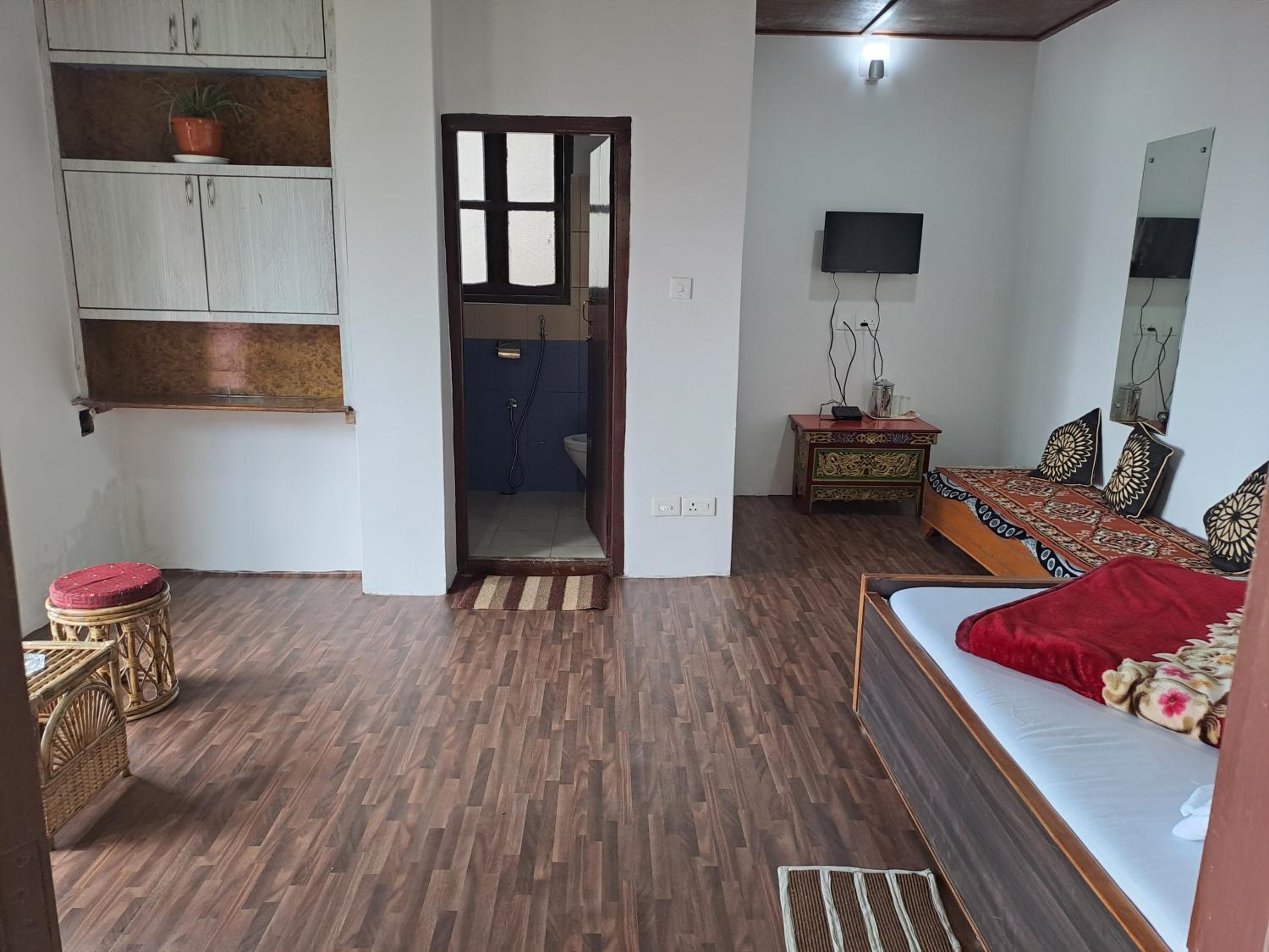 Deluxe Double Room with Balcony photo 1