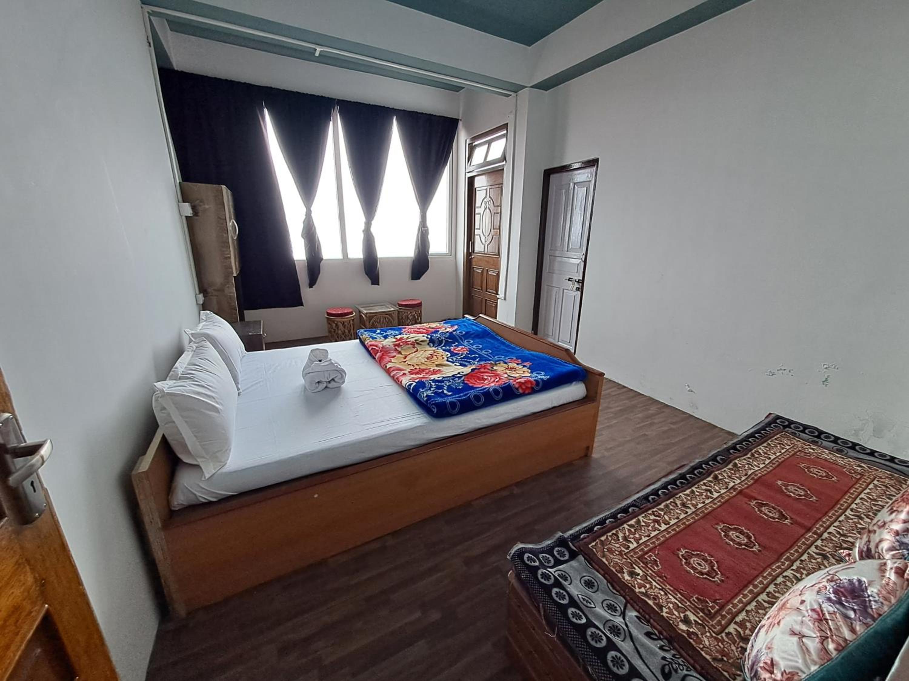 Deluxe Double Room with Balcony photo 2