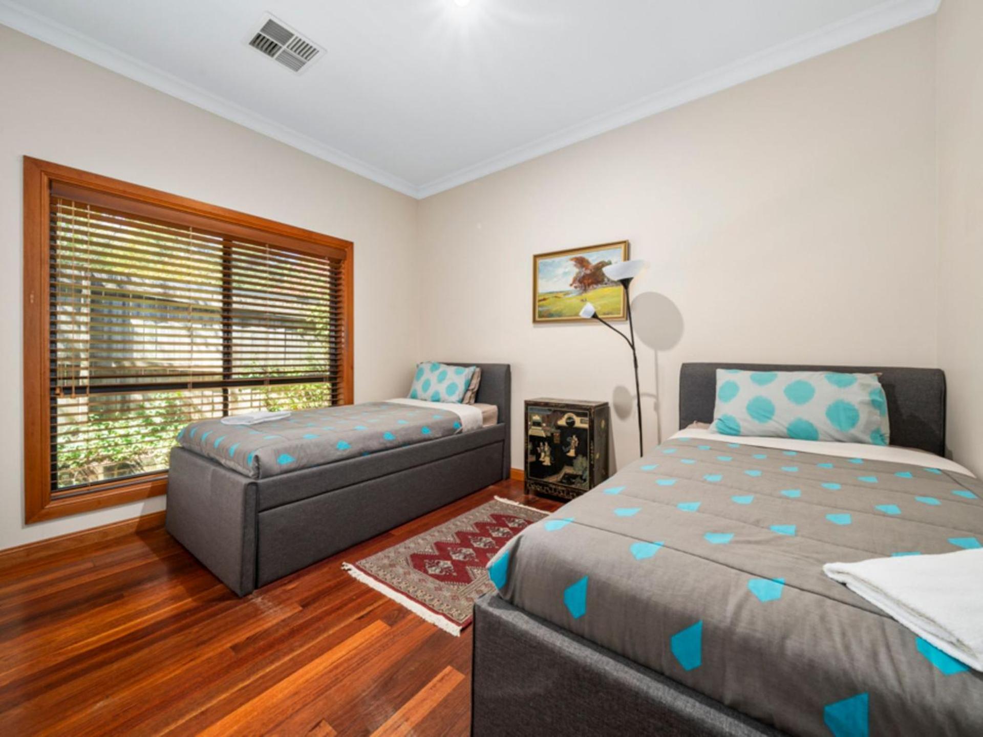 Four-Bedroom House photo 3