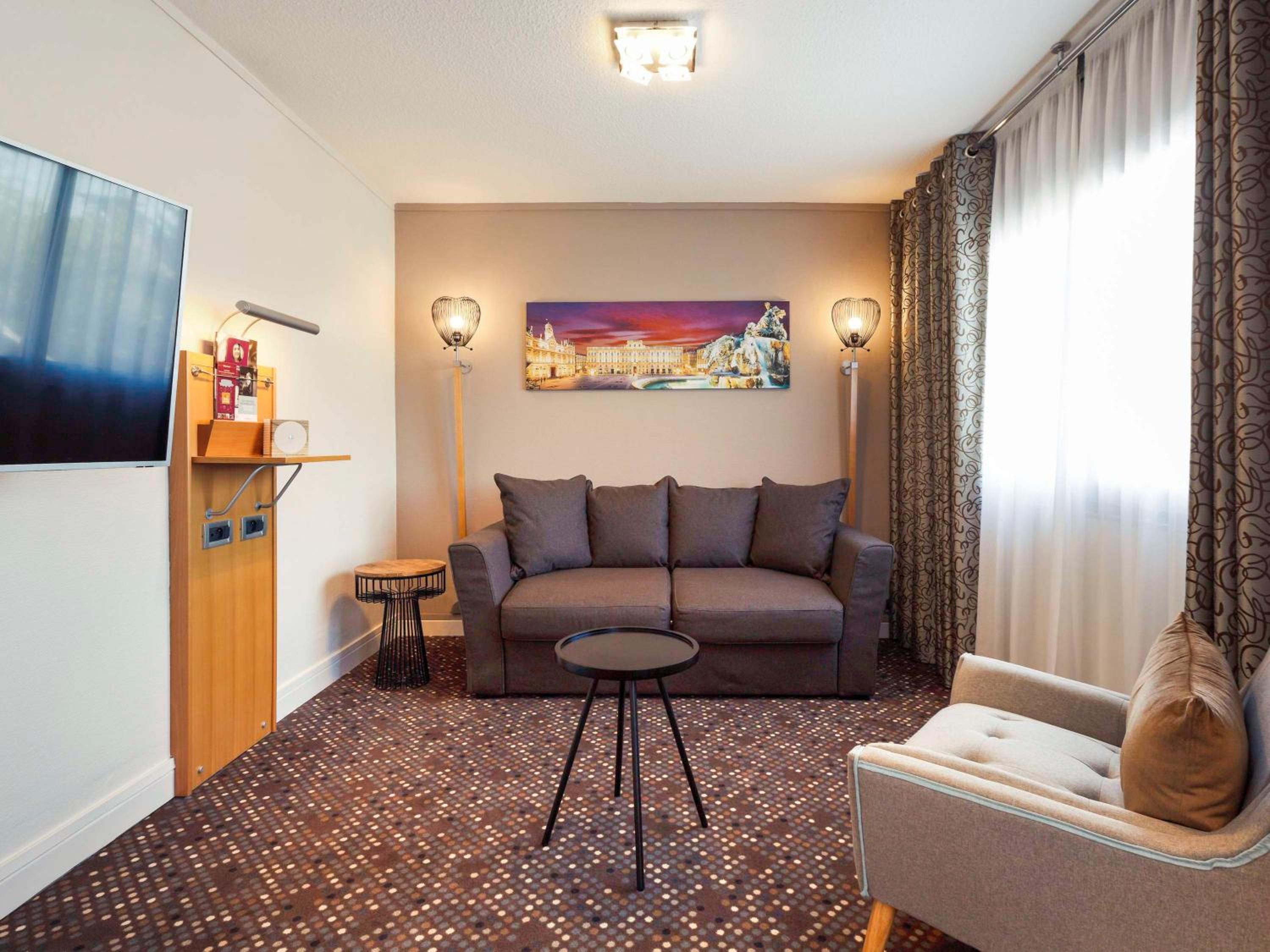 Privilege Double Room with Sofa Bed - Photo 16