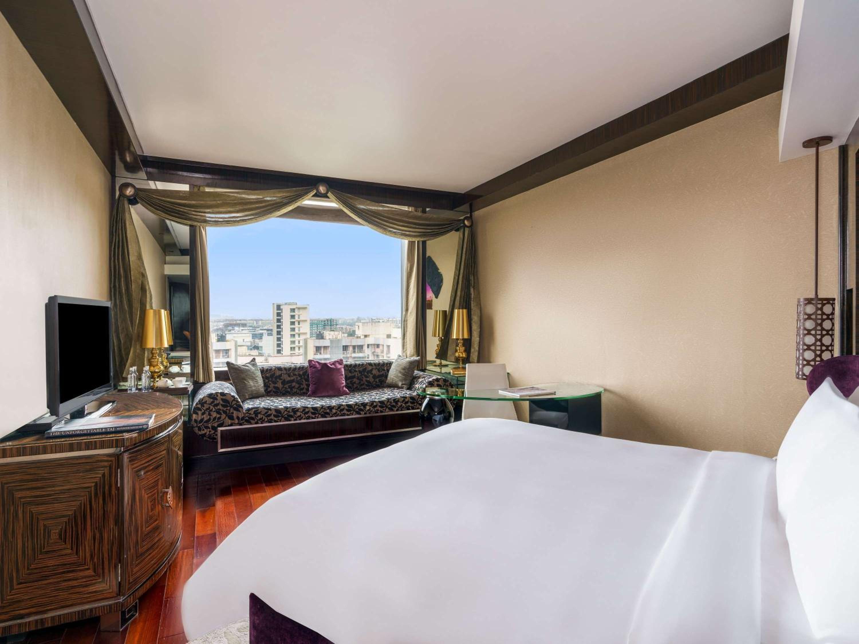 Luxury King Room - Photo 1