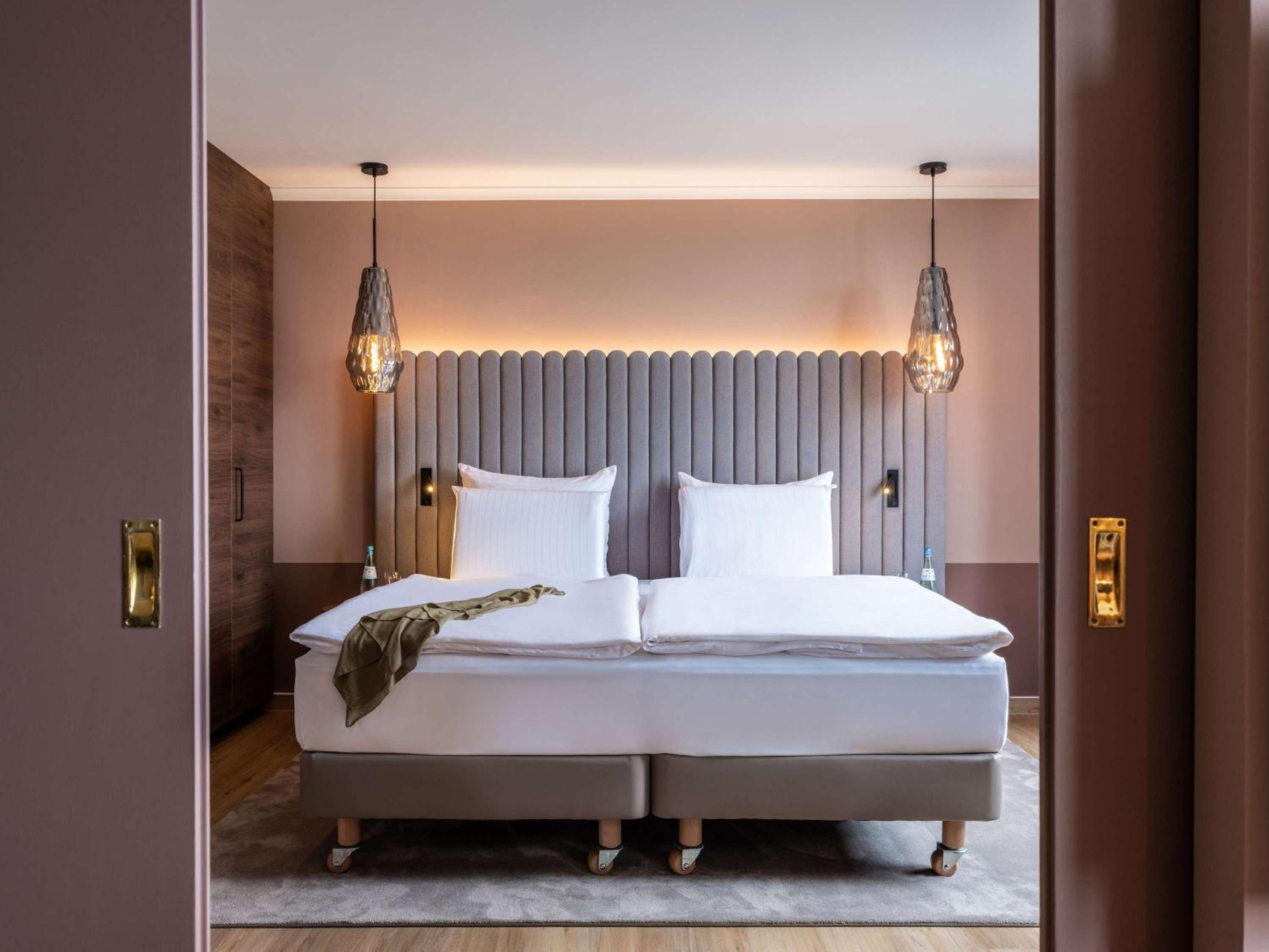 Deluxe Suite - Photo 1