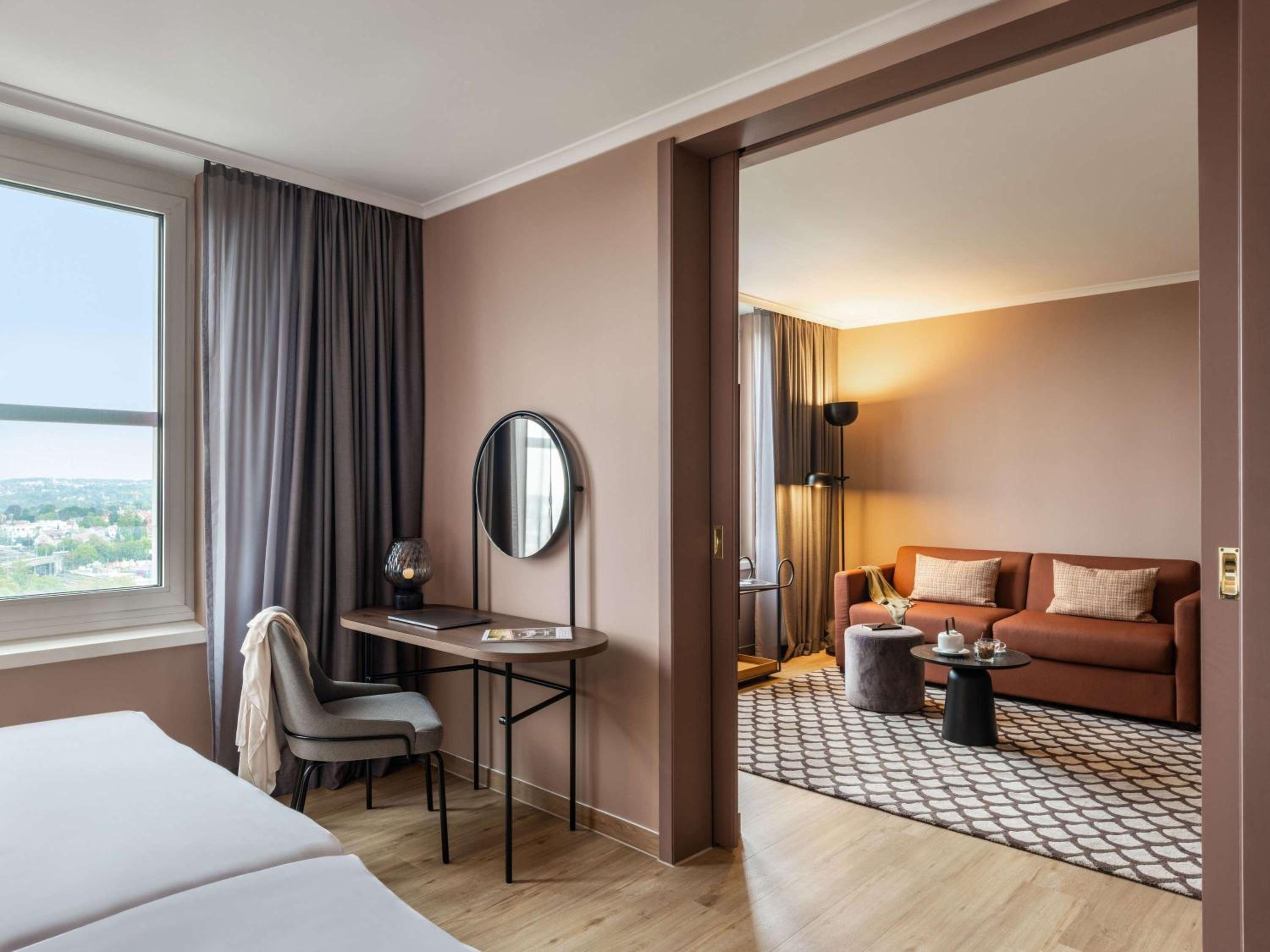 Deluxe Suite - Photo 3