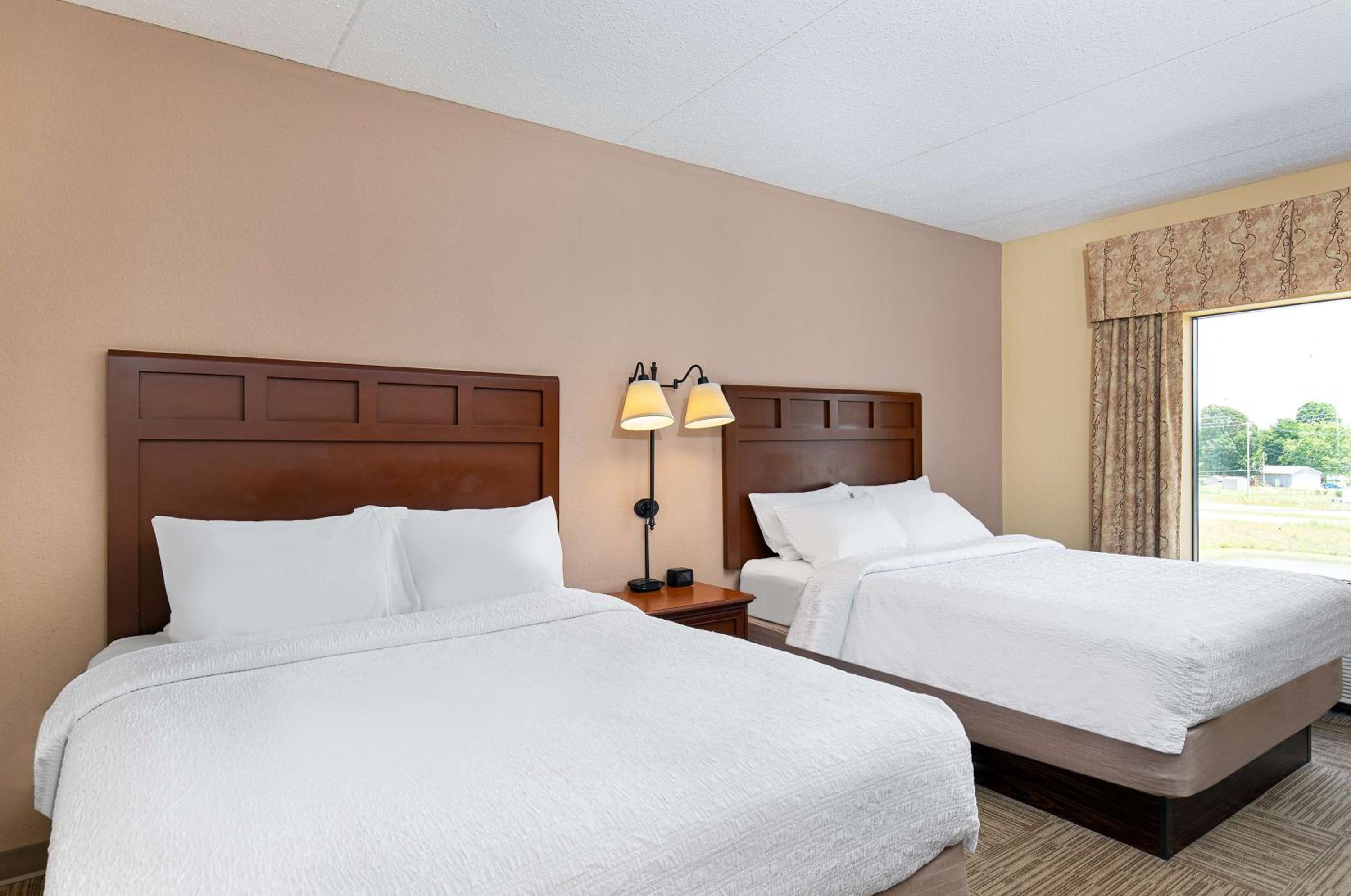 Room with Two Queen Beds - Non-Smoking - Photo 1