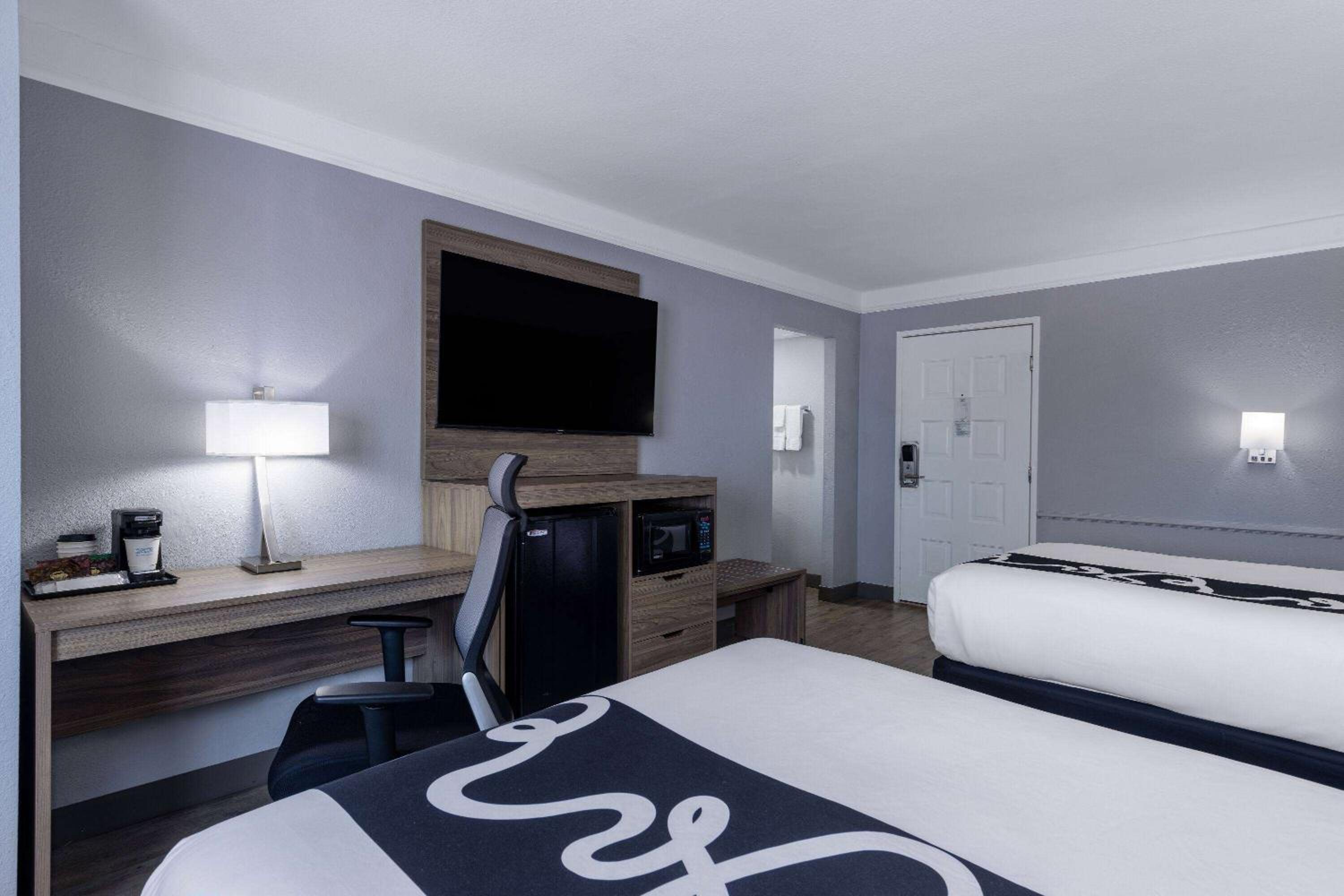 Double Room with Two Double Beds - Photo 1