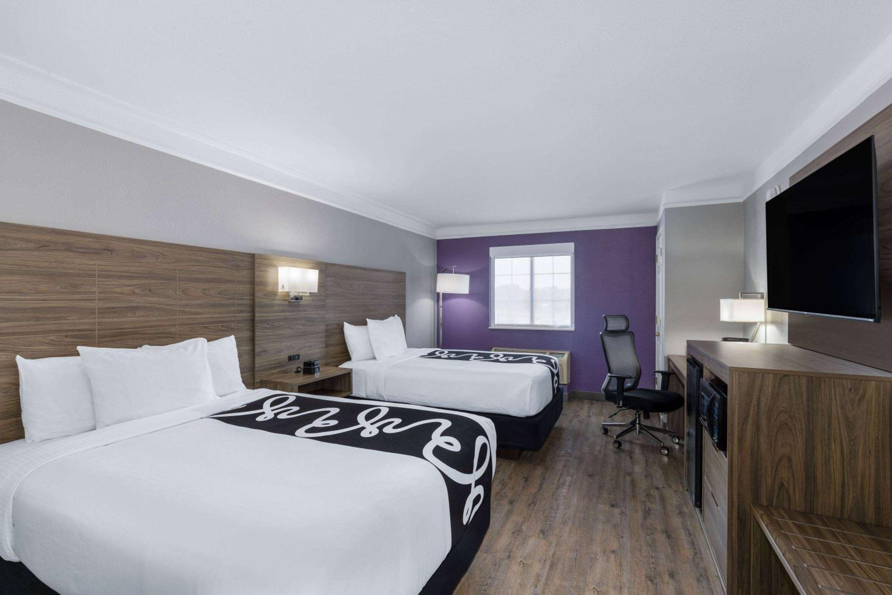 Double Room with Two Double Beds - Photo 3