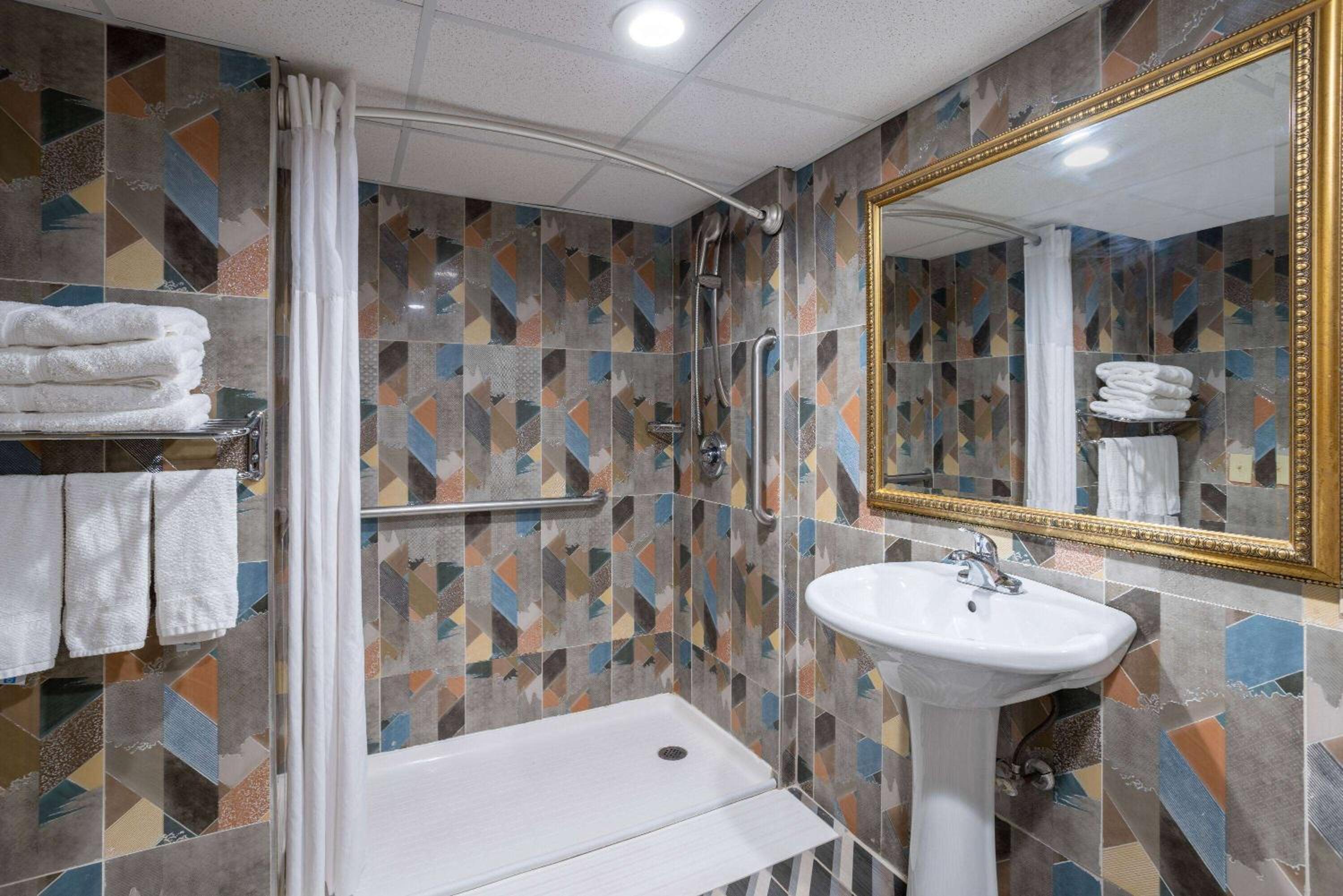 King Room - Mobility Access/Non-Smoking - Photo 4