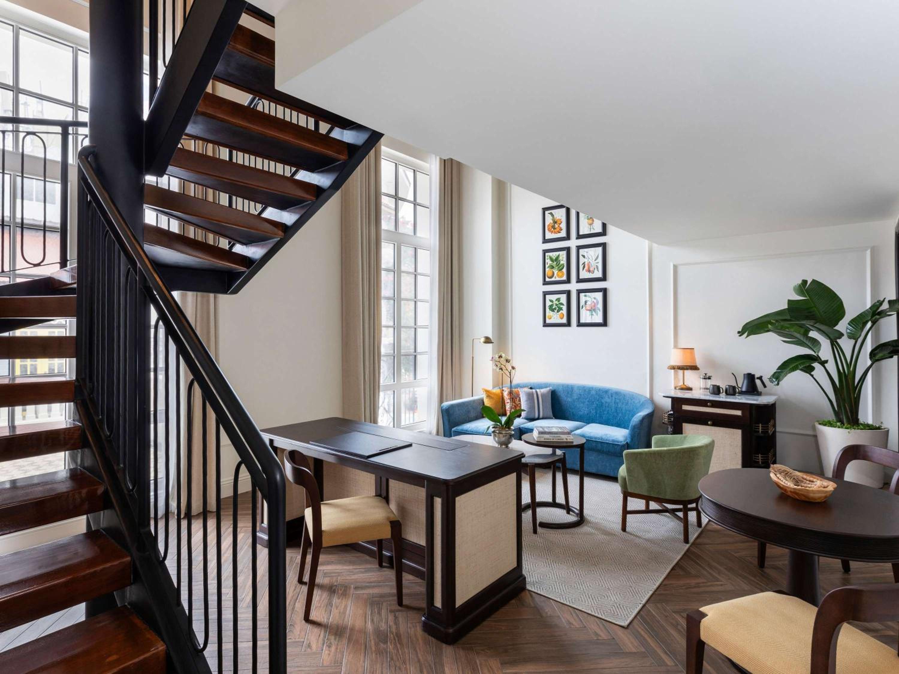 MAGNIFIQUE DUPLEX SUITE 1 KING HISTORIC VIEW - Photo 1