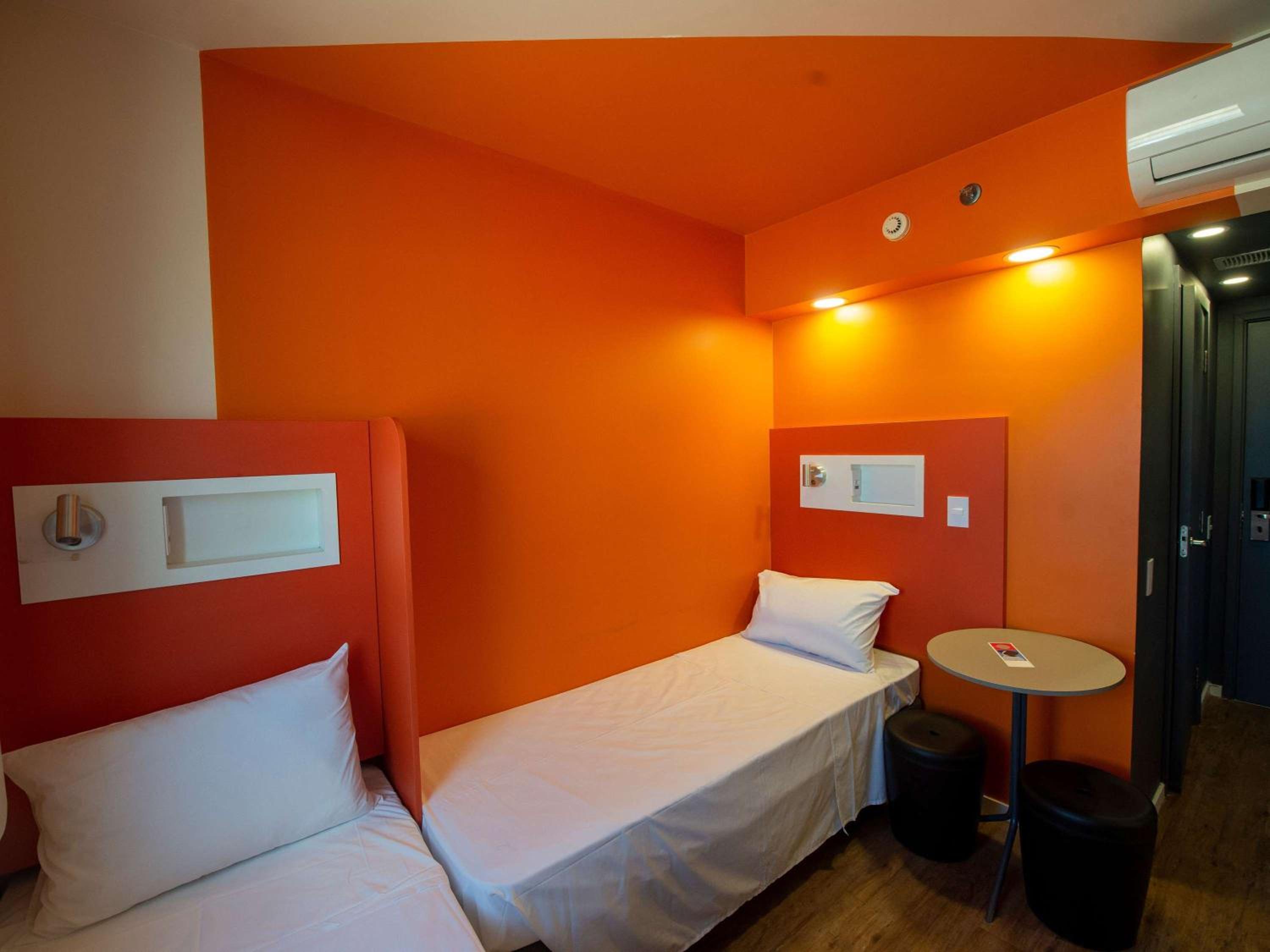 Standard Twin Room - Photo 1