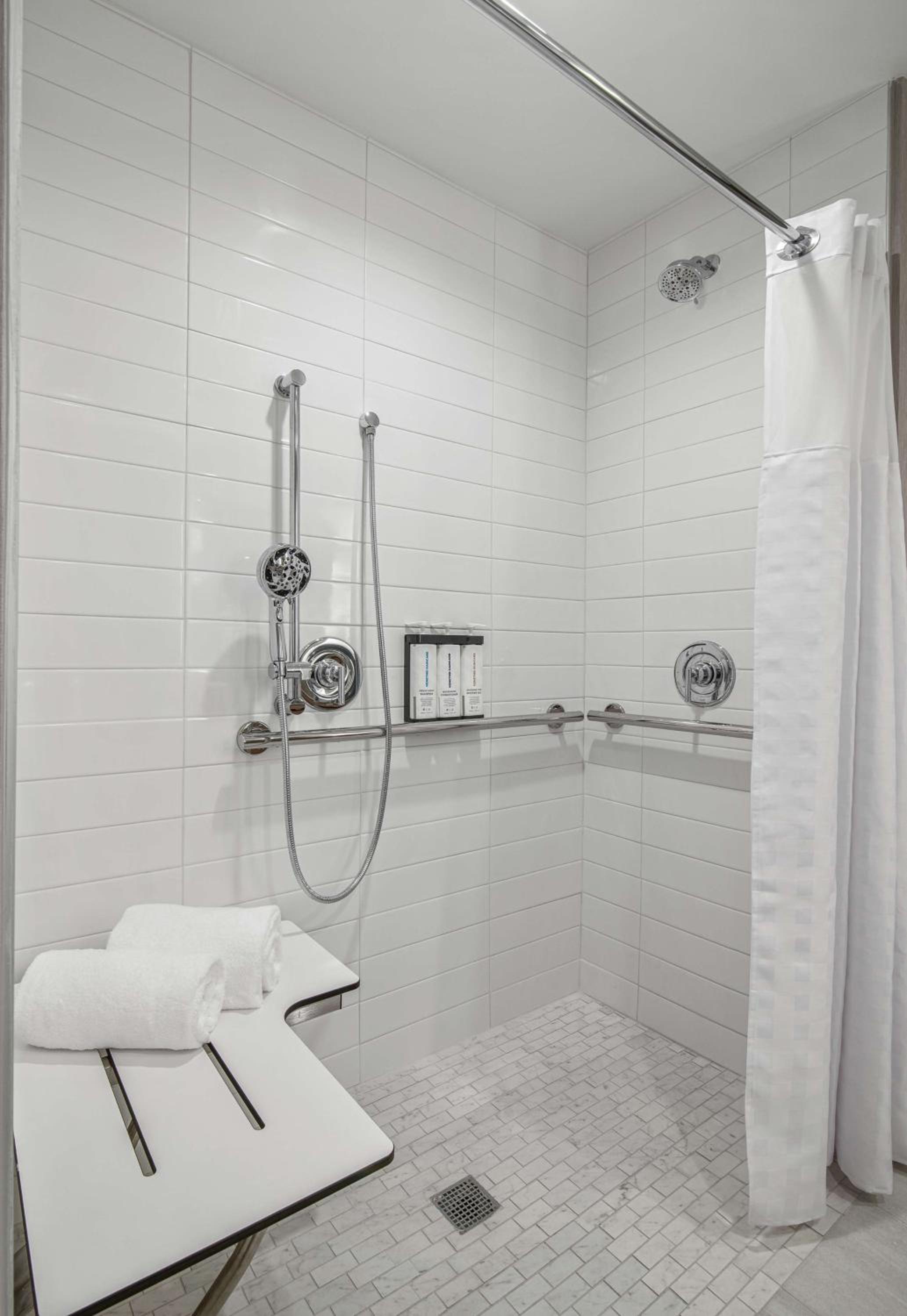 Queen Room with Two Queen Beds, Sofa Bed and Roll-in Shower - Disability Access - Photo 2
