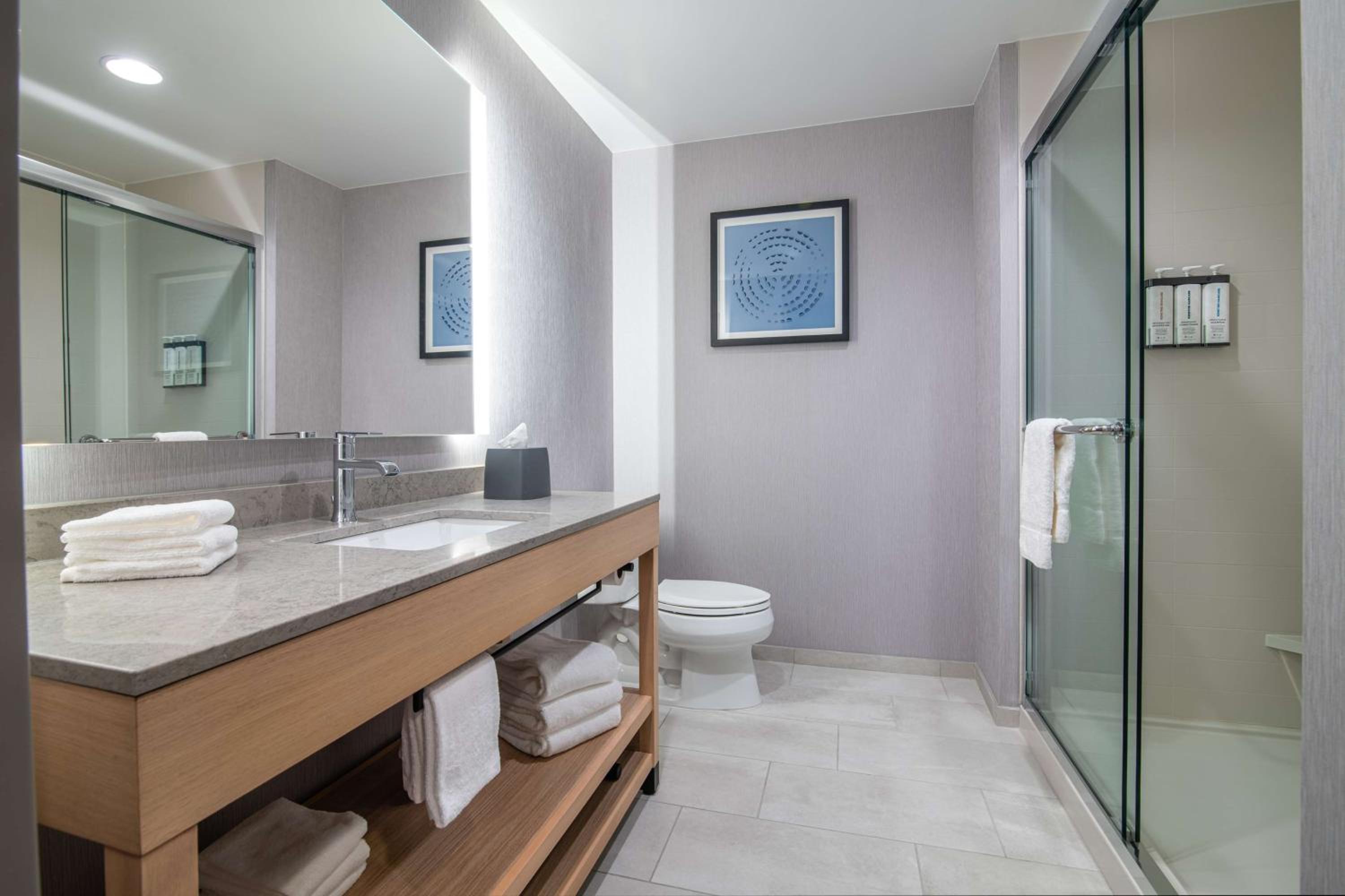 King Room with Sofa Bed - High Floor - Photo 3