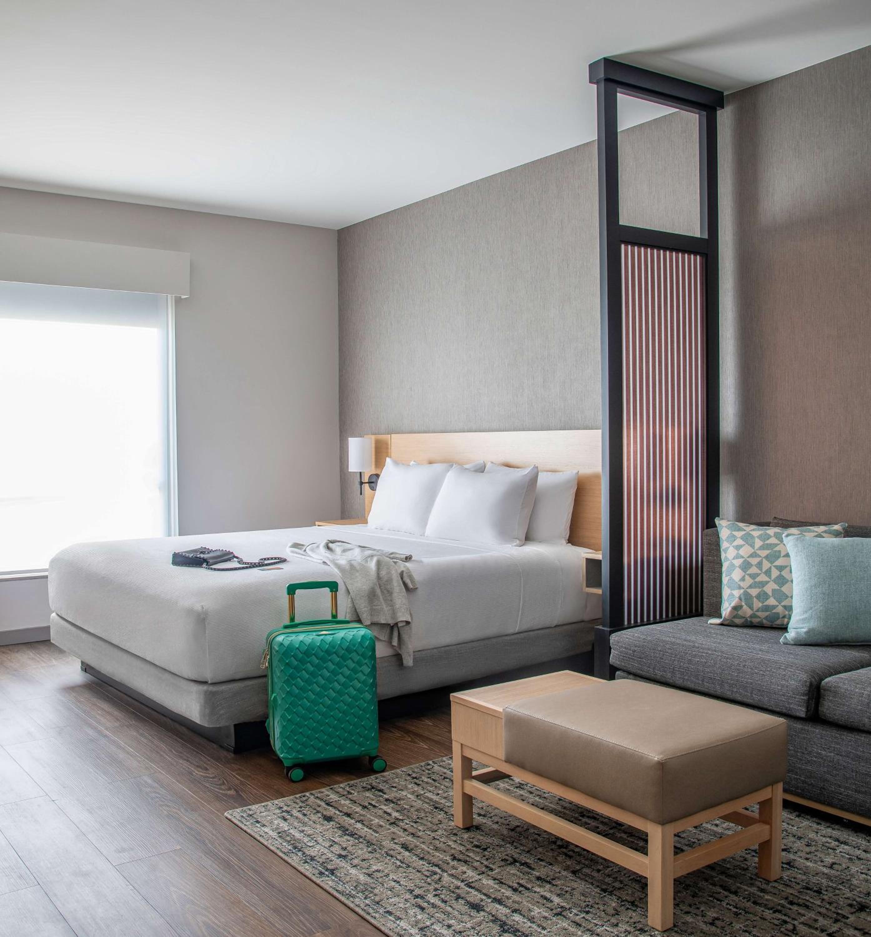 King Room with Sofa Bed - High Floor - Photo 2