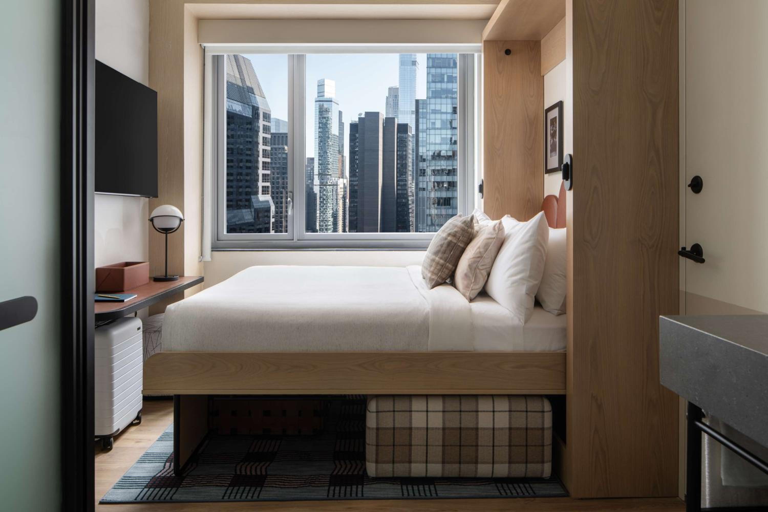 Queen Room with City View and Wall Bed