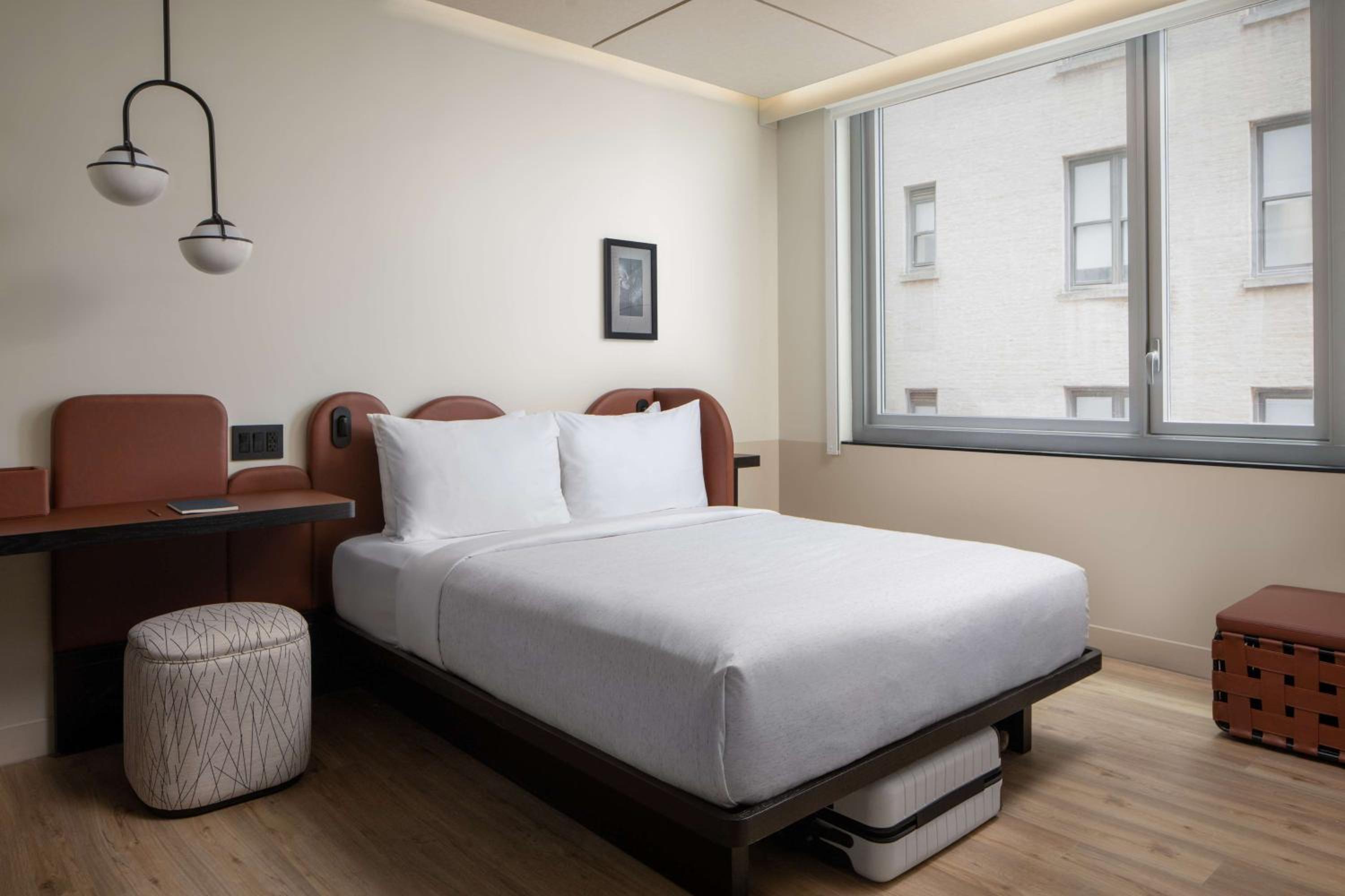 Compact Queen Room - Mobility Access/Communication Assistance