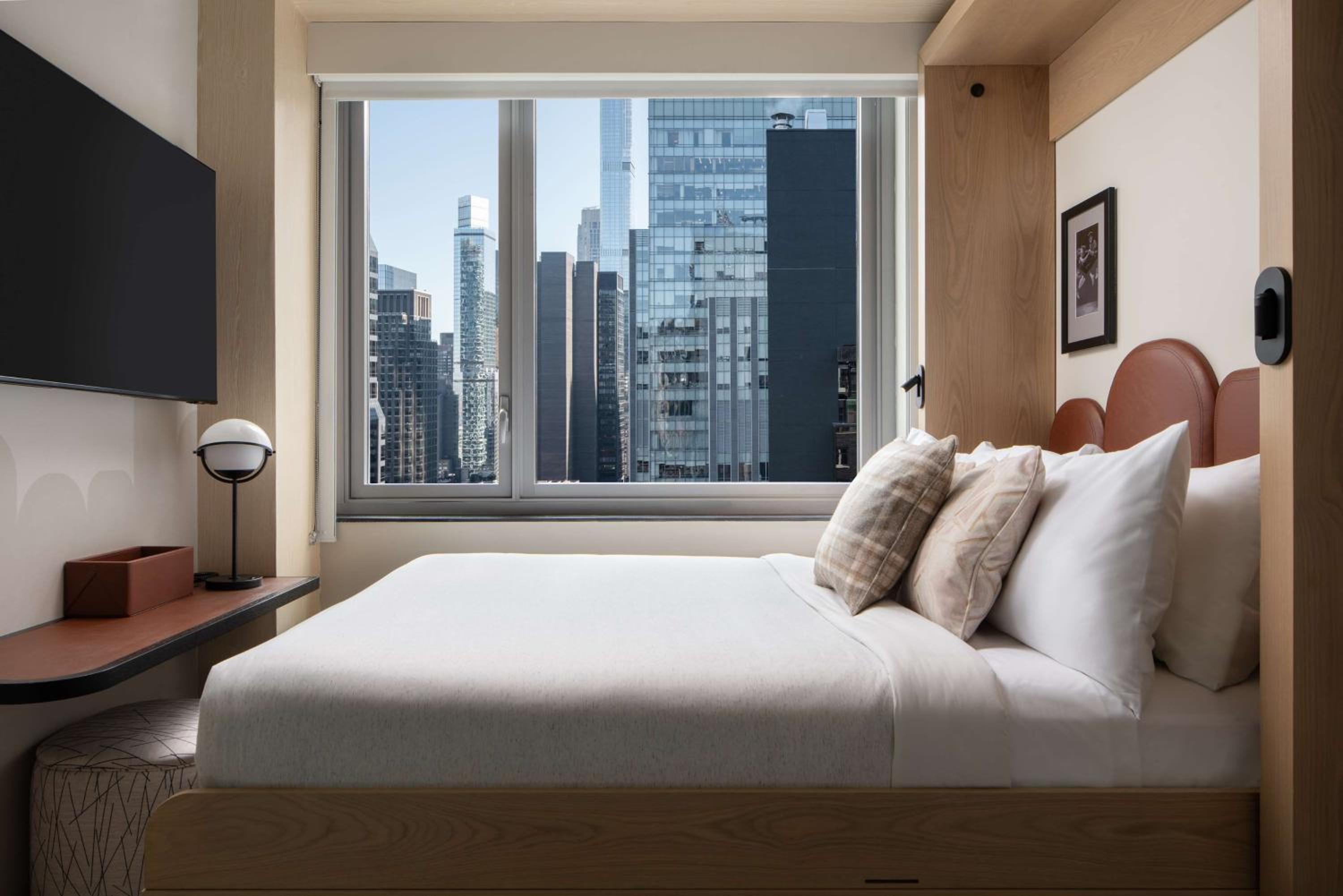 Compact Queen Room with City View