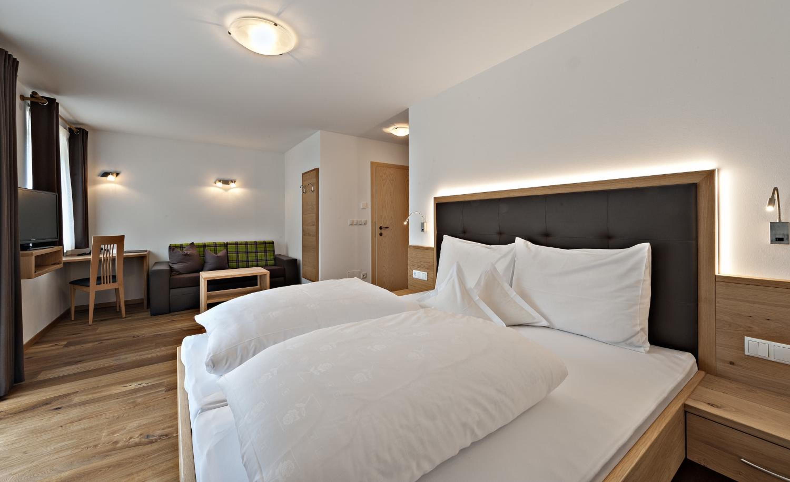 Classic Double Room with Balcony