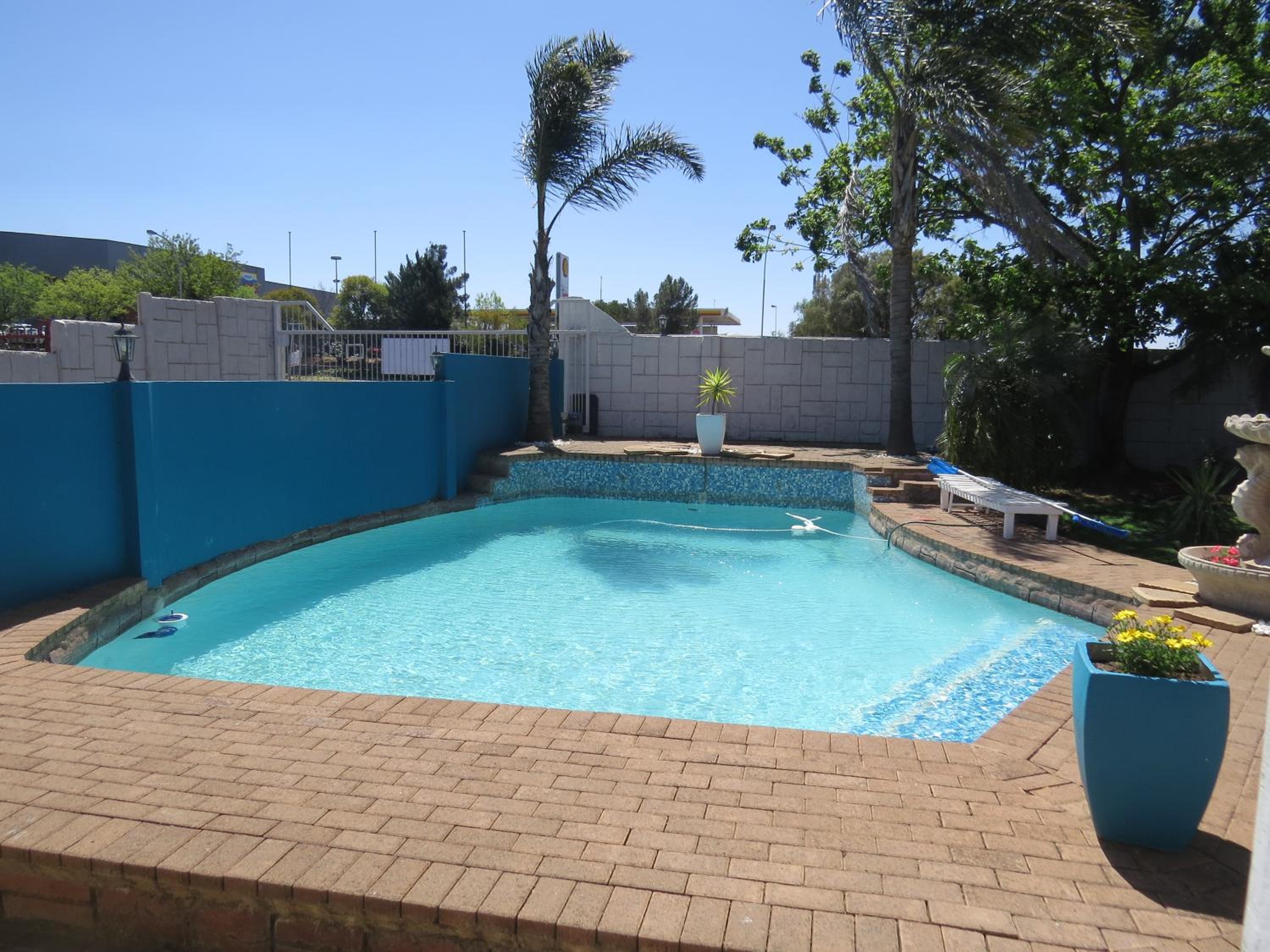 Double Room with Pool View photo 3