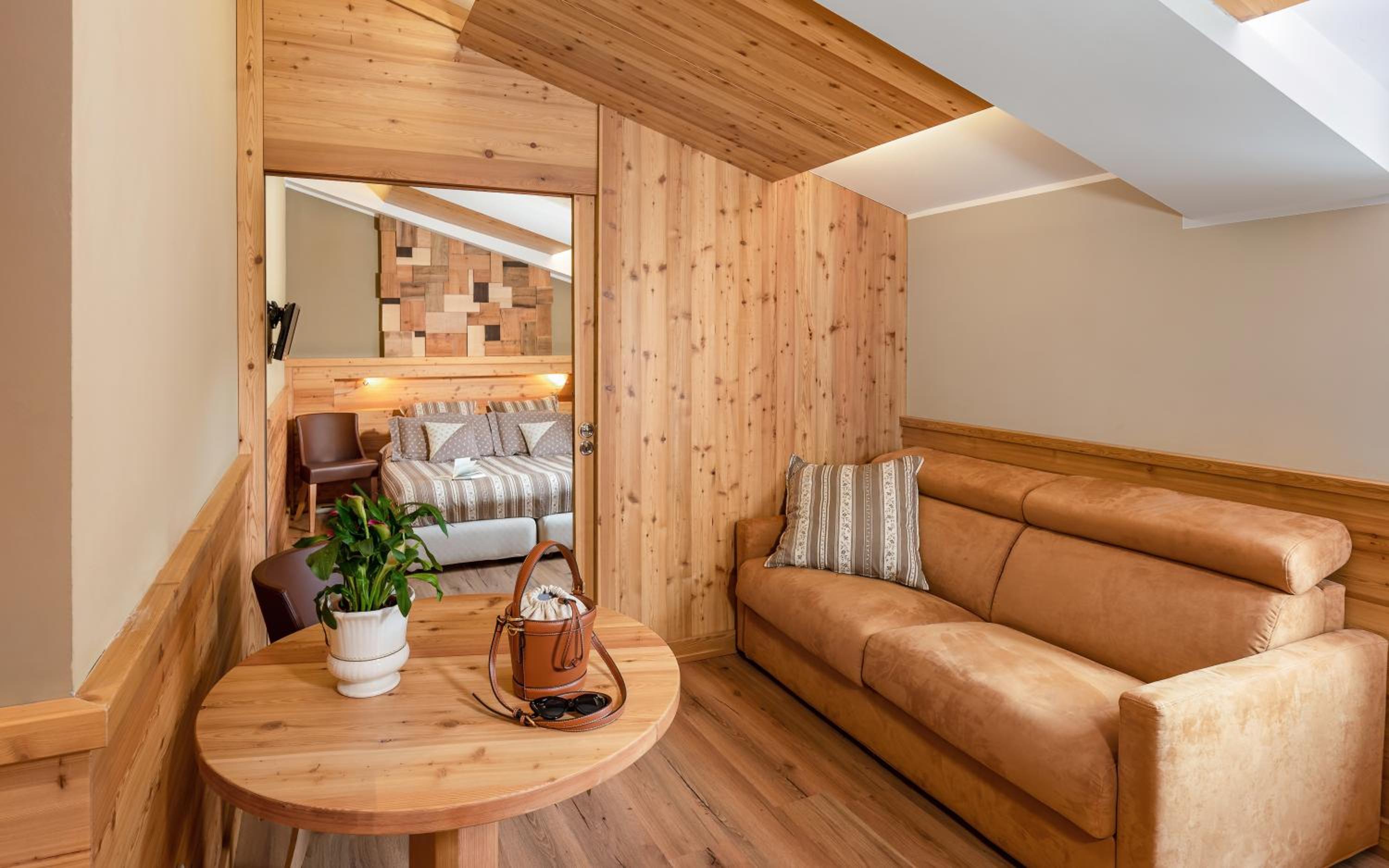 Deluxe Suite with Spa Bath